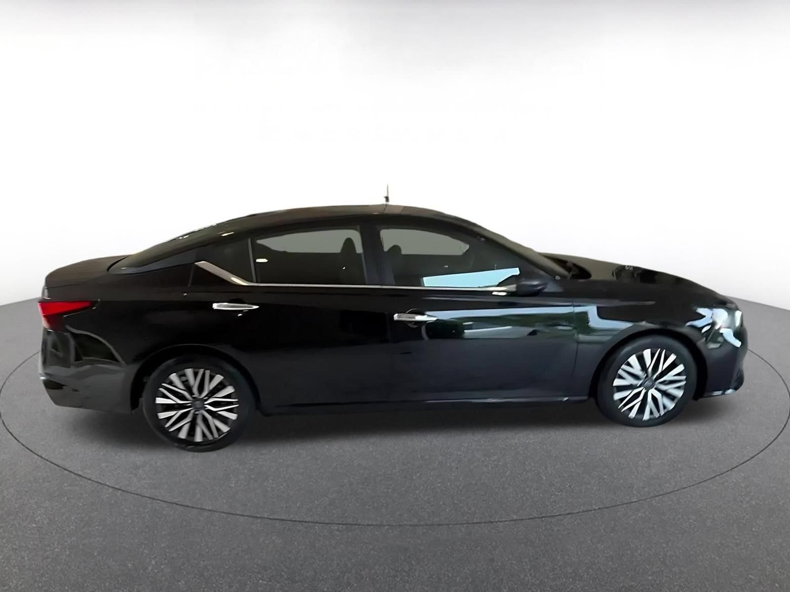 Thumbnail: 2025 Nissan Altima - 15