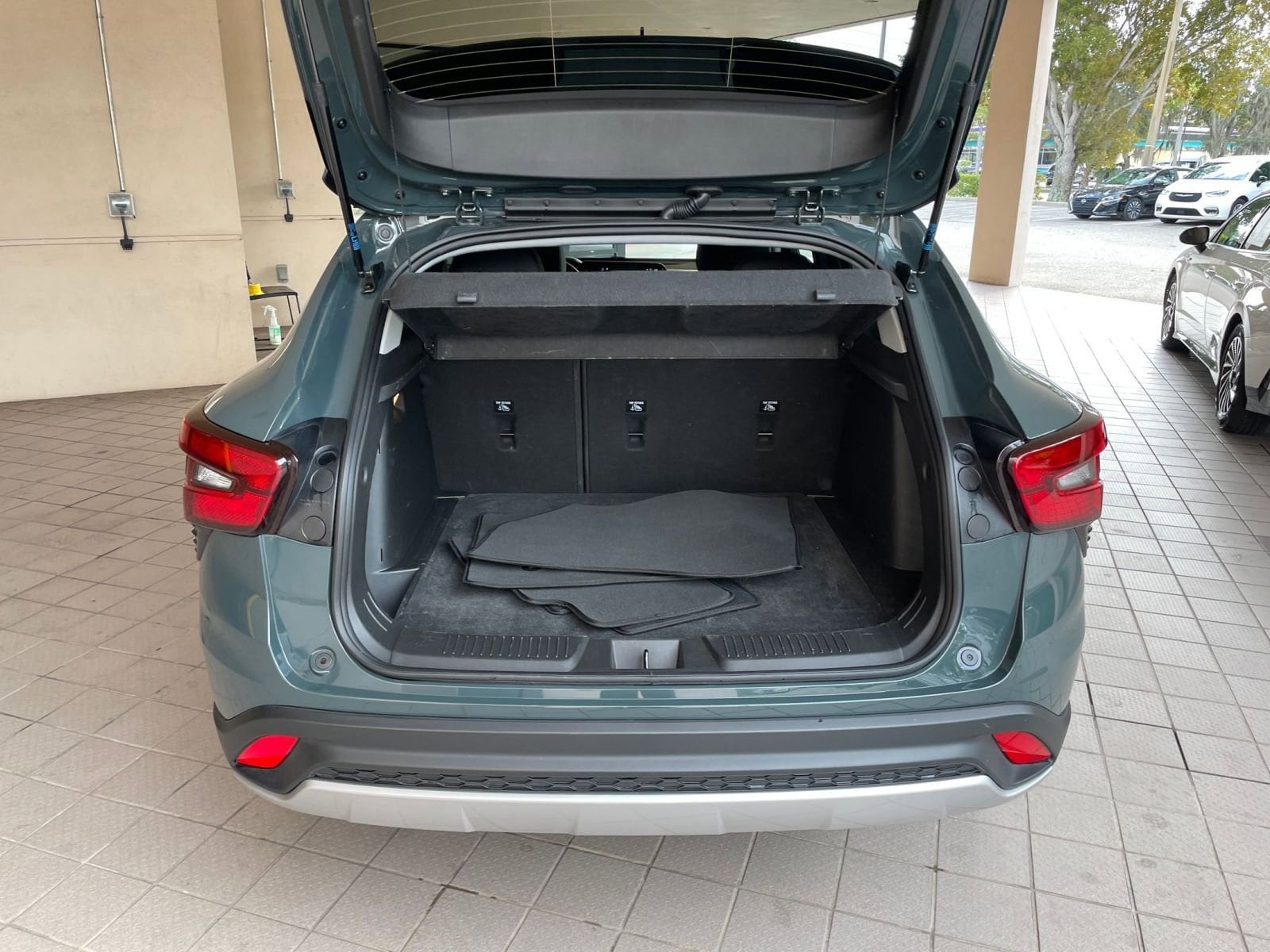 Thumbnail: 2025 Chevrolet Trax - 25