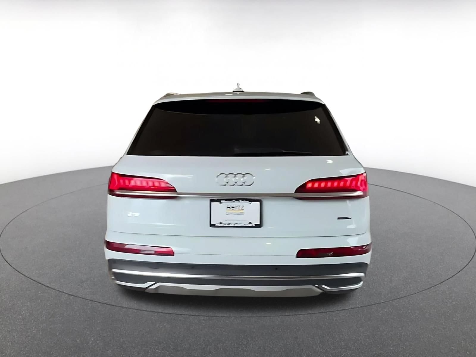 Thumbnail: 2022 Audi Q7 - 12