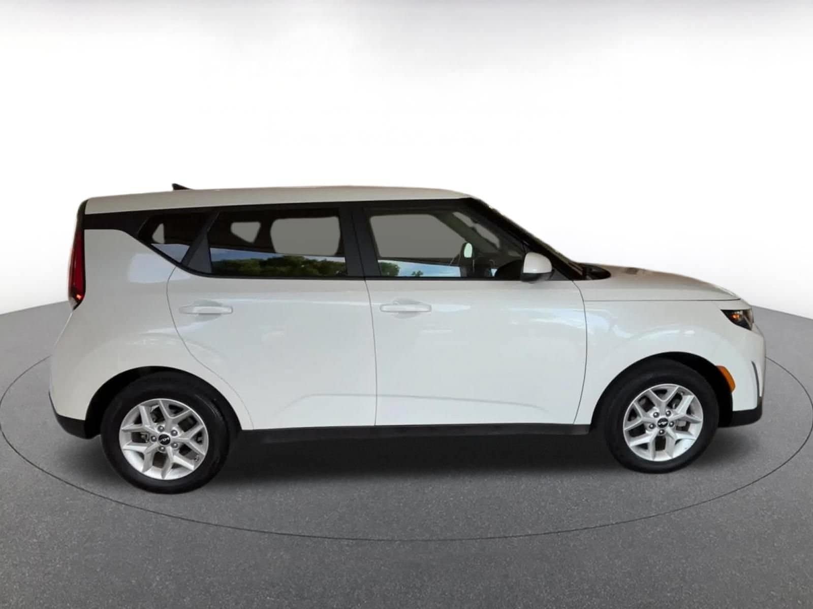 Thumbnail: 2025 Kia Soul - 16