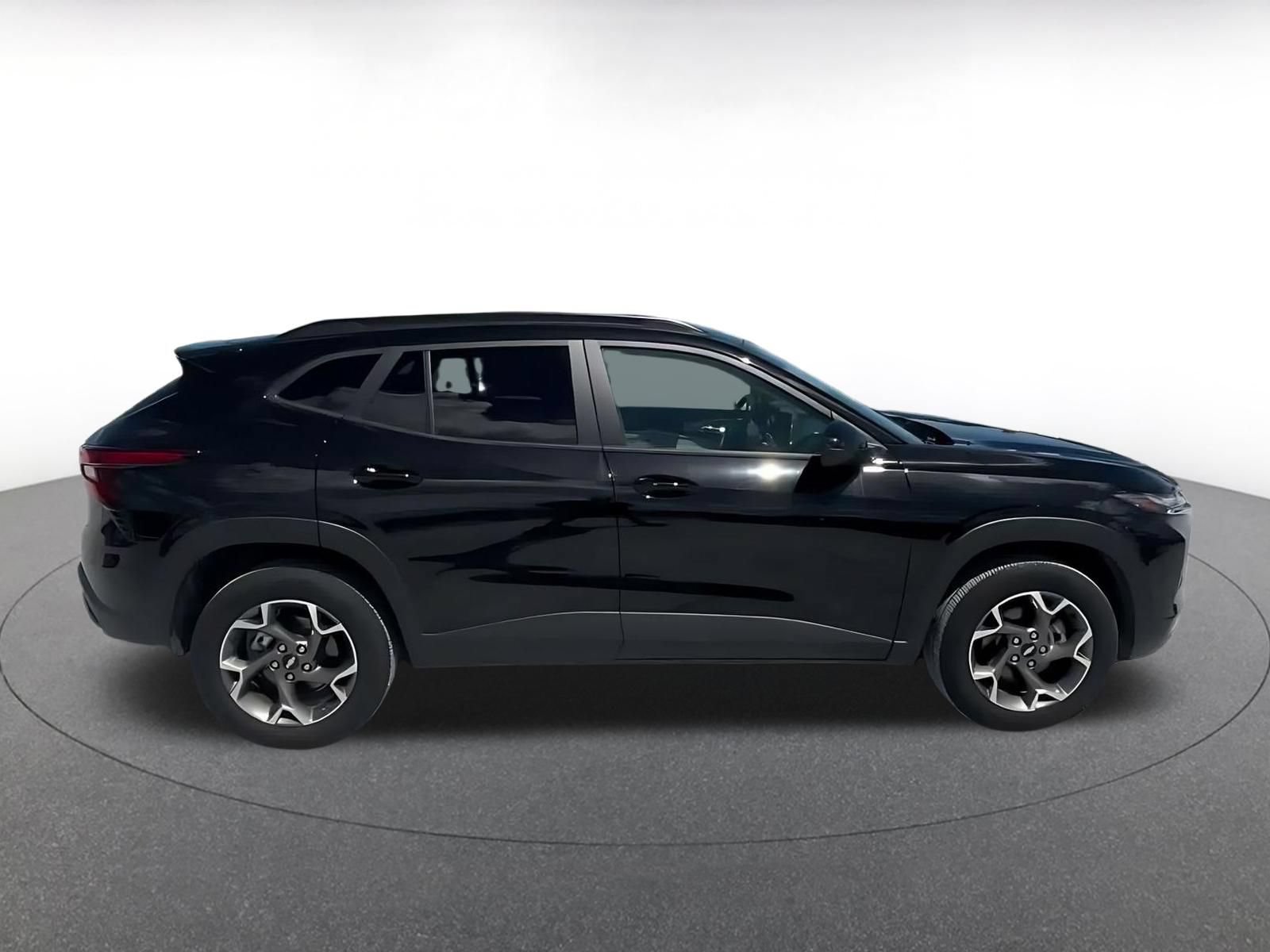 Thumbnail: 2025 Chevrolet Trax - 13