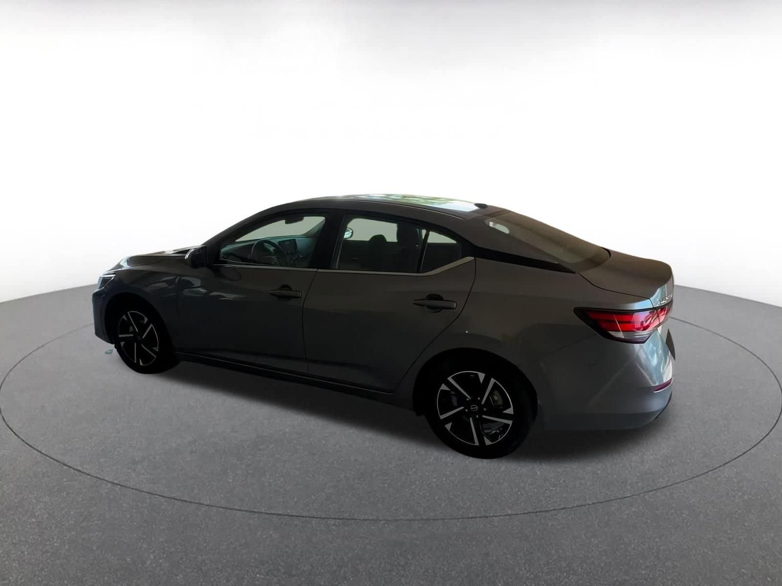 Thumbnail: 2024 Nissan Sentra - 10