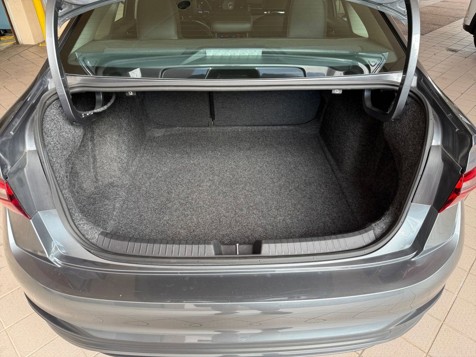 Thumbnail: 2025 Volkswagen Jetta - 24