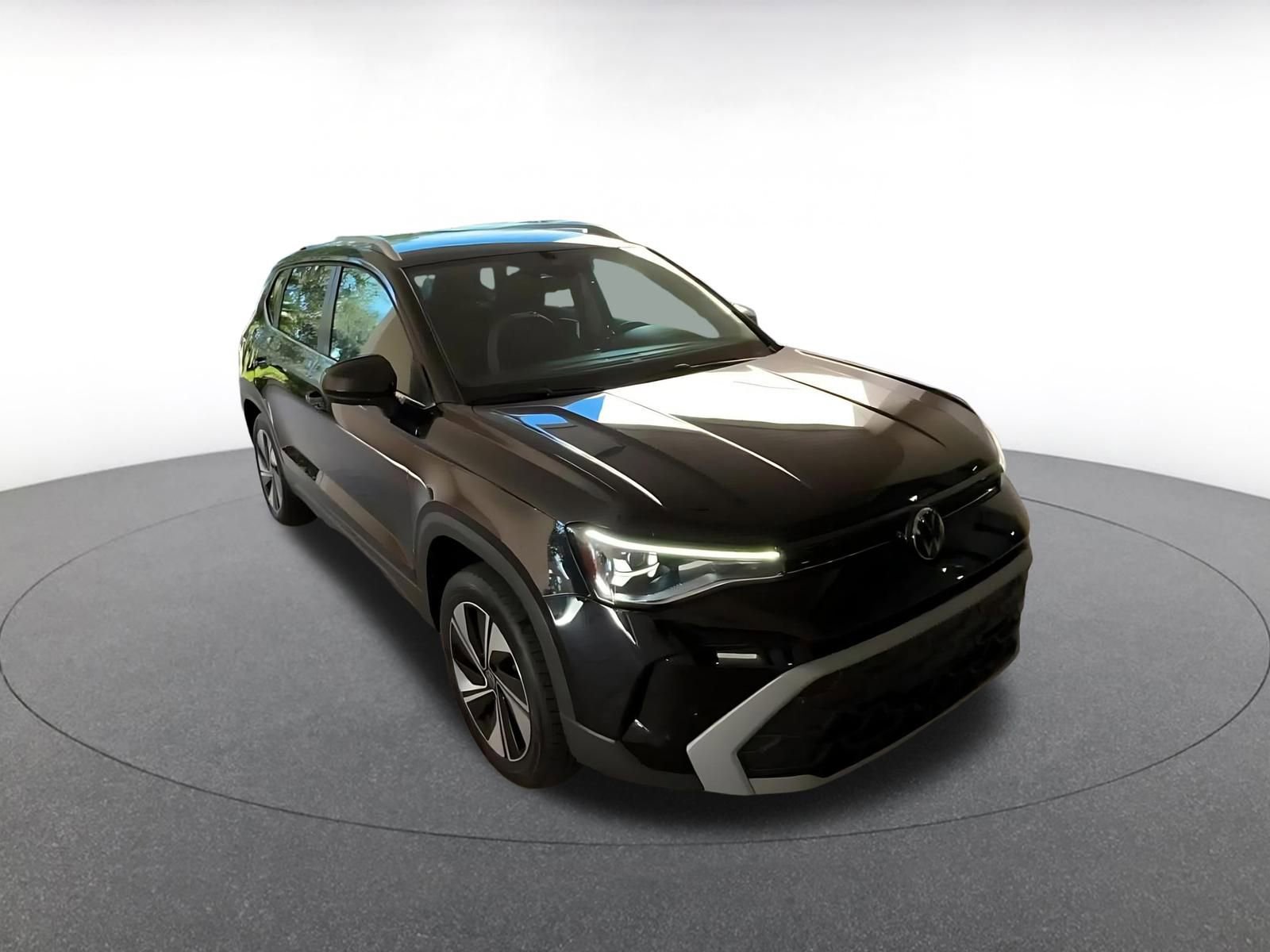 Thumbnail: 2025 Volkswagen Taos - 3