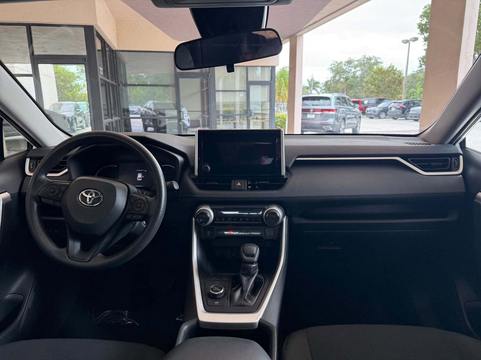 Thumbnail: 2025 Toyota RAV4 - 27