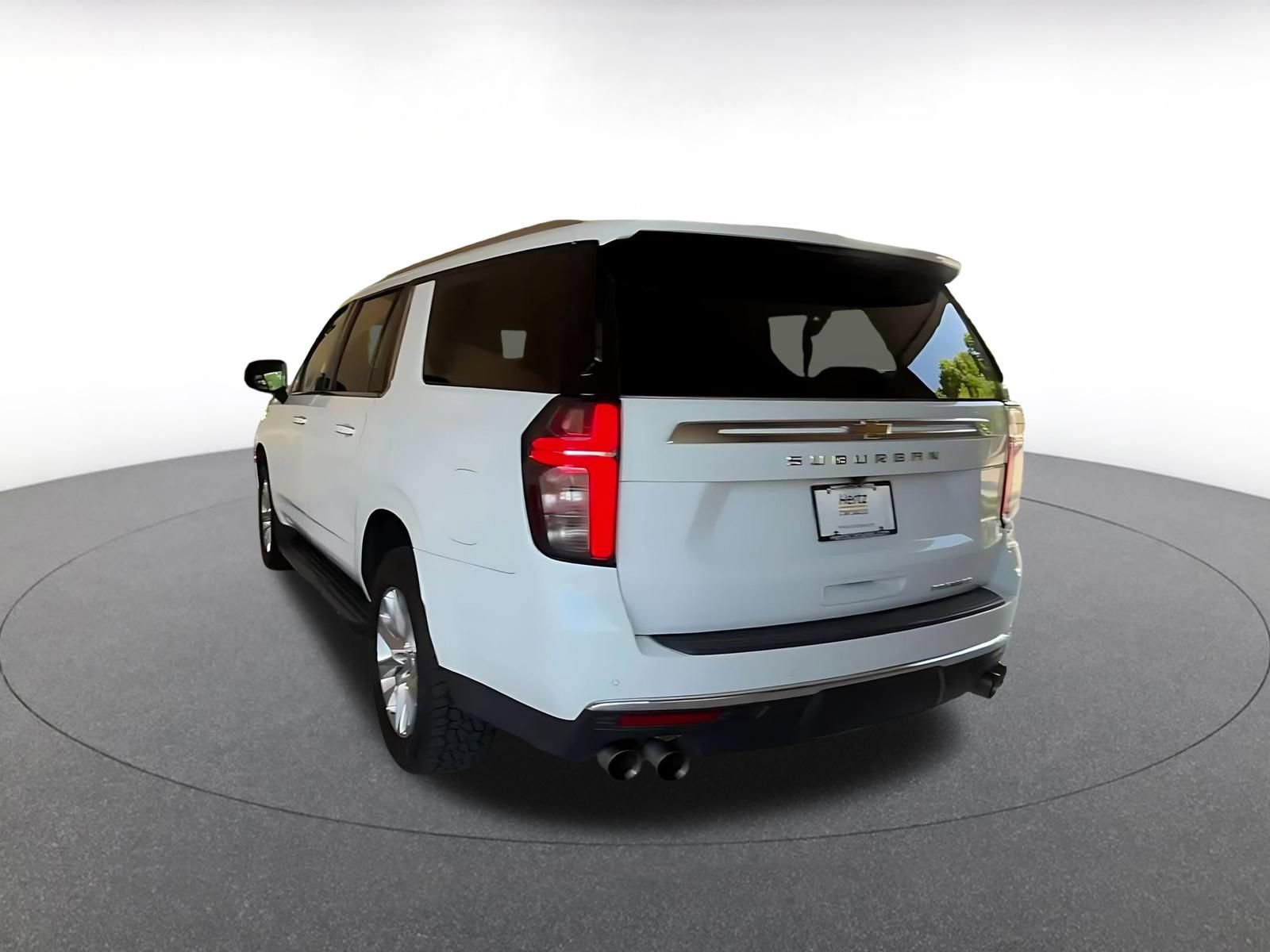 Thumbnail: 2023 Chevrolet Suburban - 11