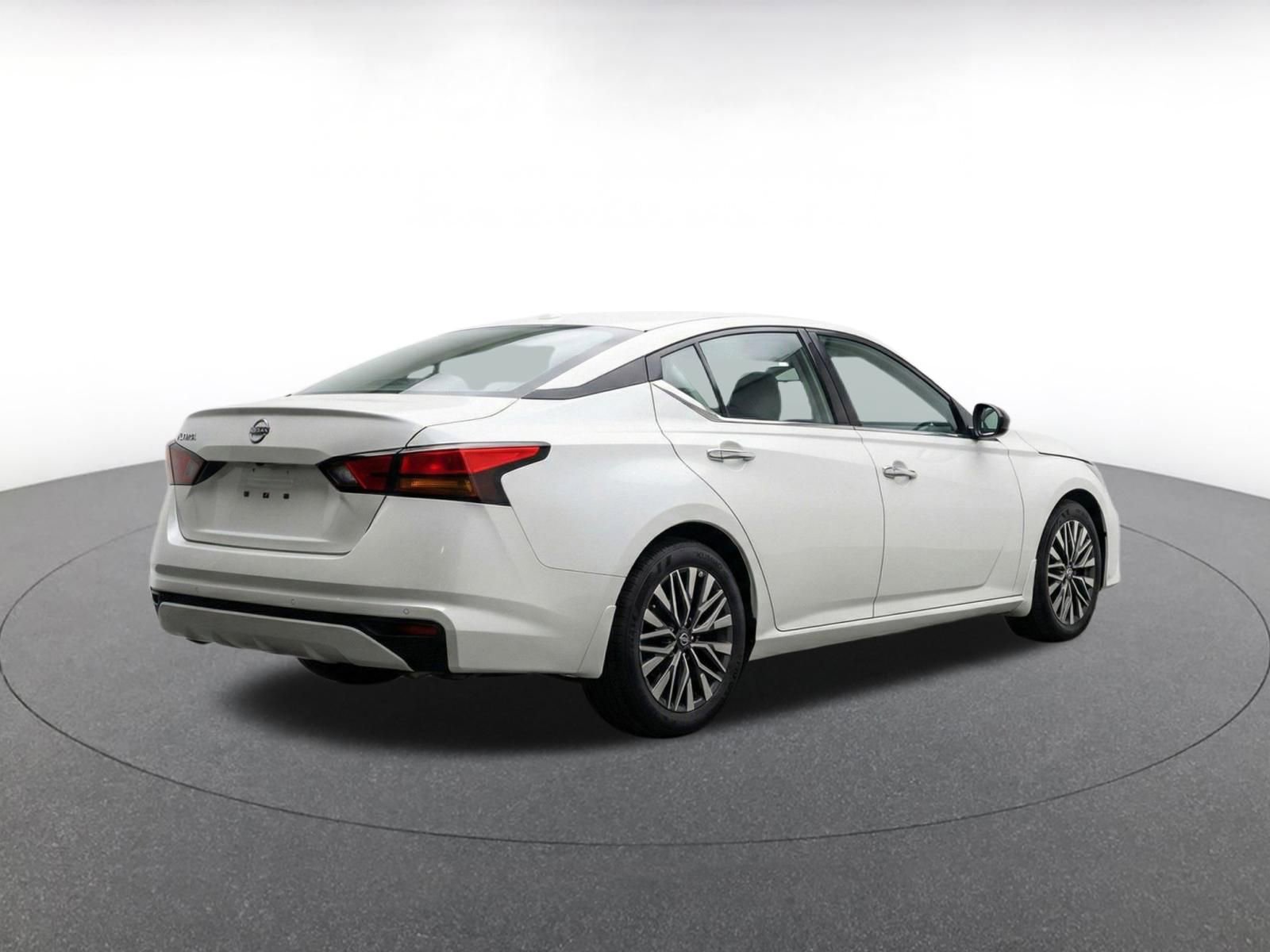 Thumbnail: 2025 Nissan Altima - 29