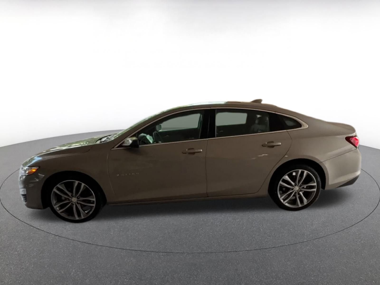 Thumbnail: 2024 Chevrolet Malibu - 9