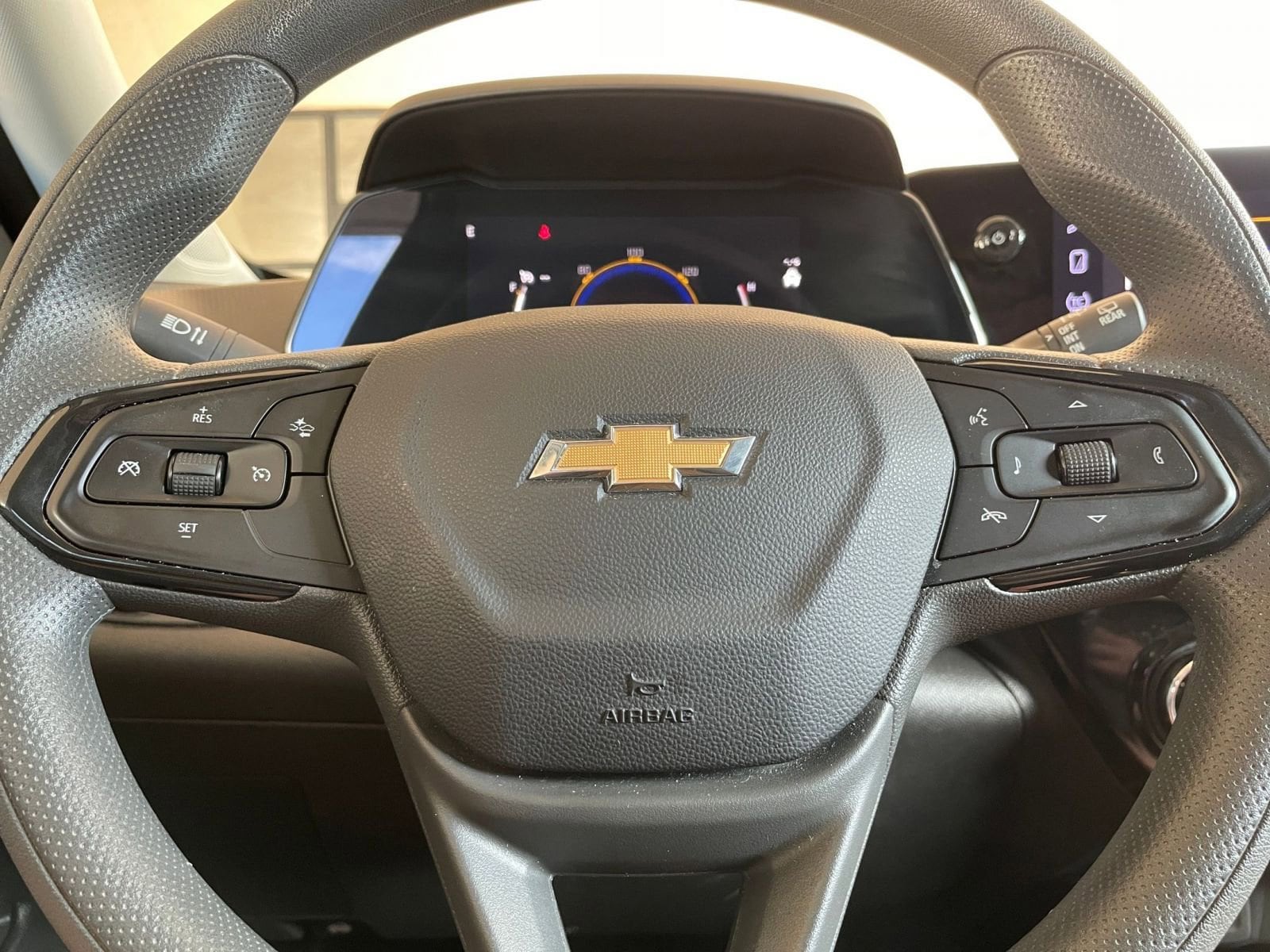 Thumbnail: 2025 Chevrolet Trax - 25