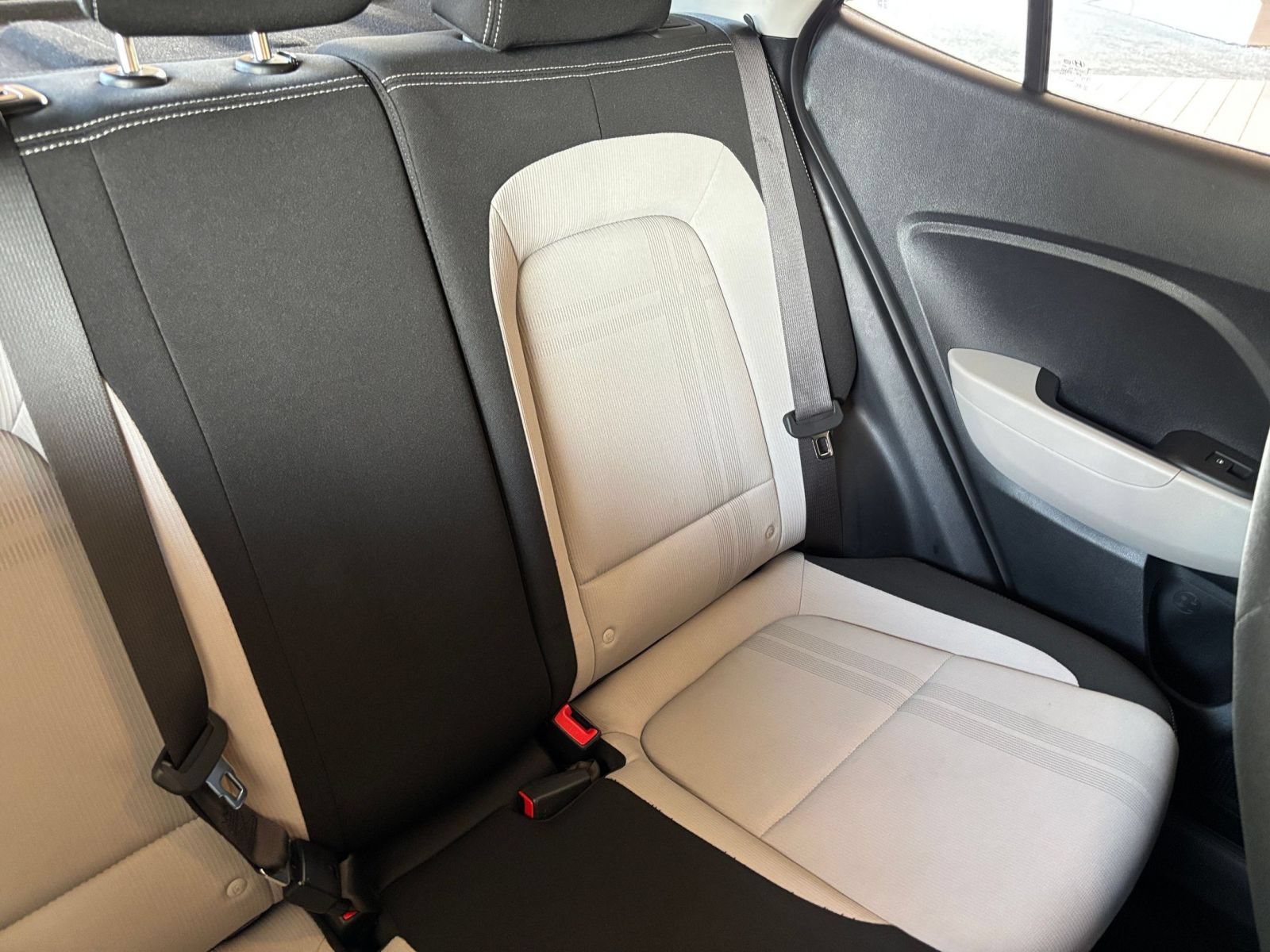 2025 Hyundai Venue SEL - Photo 37