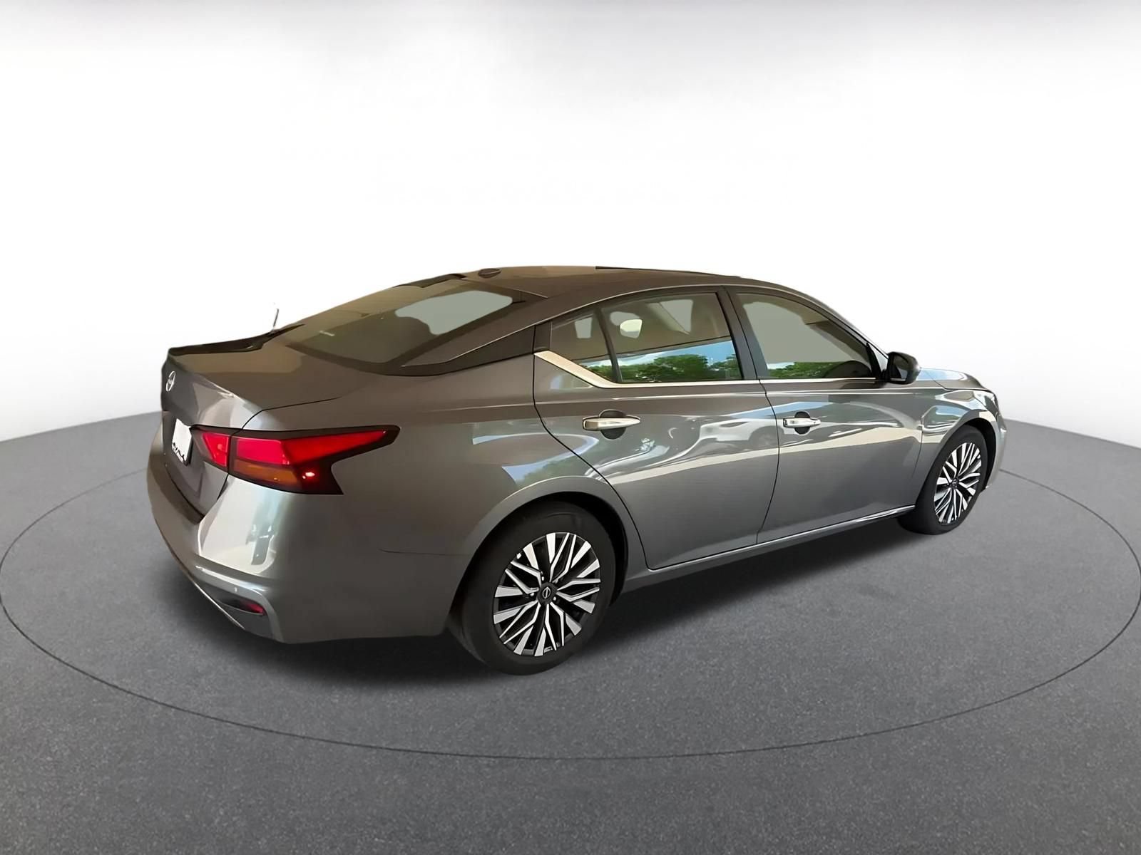Thumbnail: 2025 Nissan Altima - 12