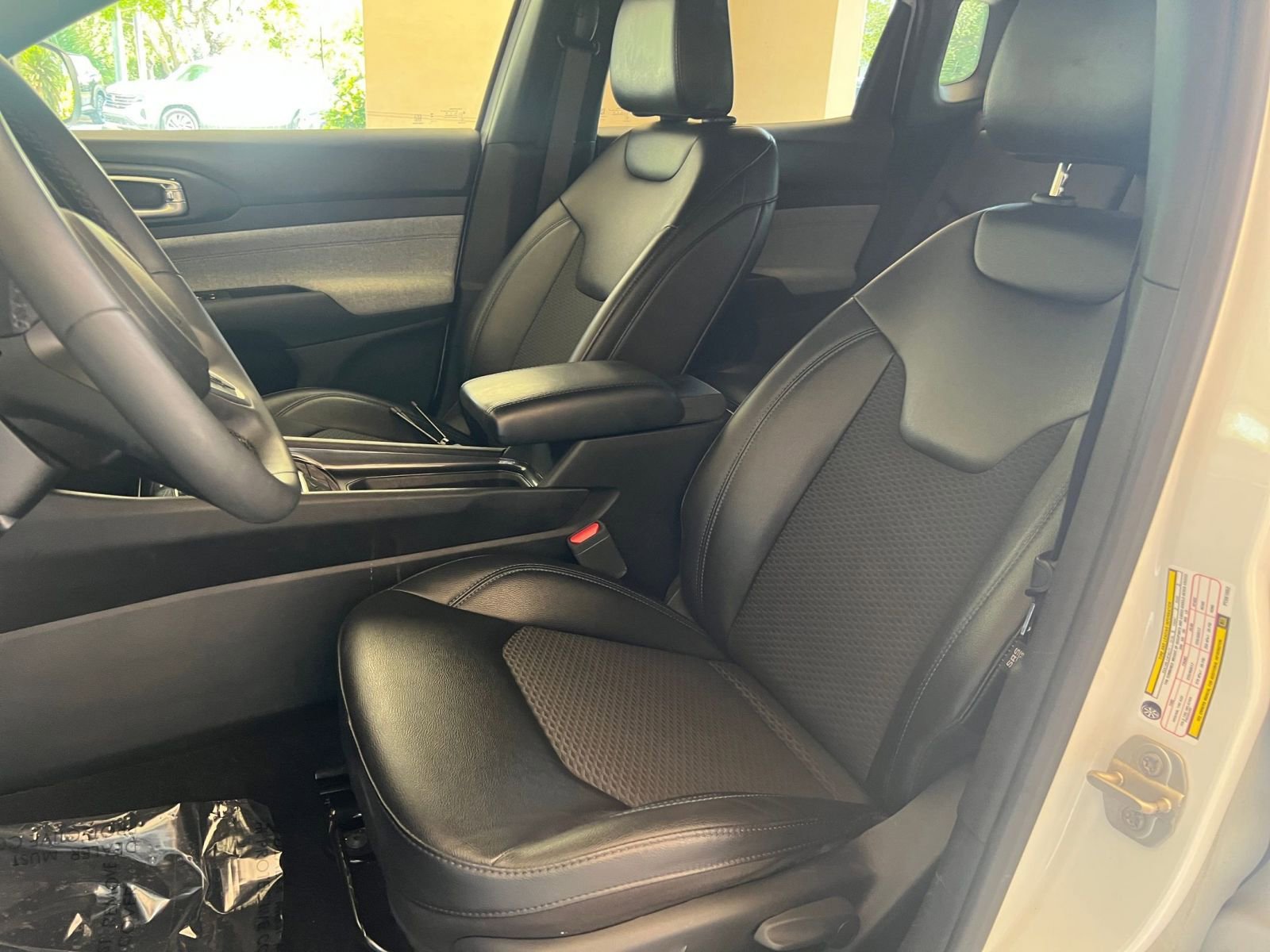 Thumbnail: 2023 Jeep Compass - 21