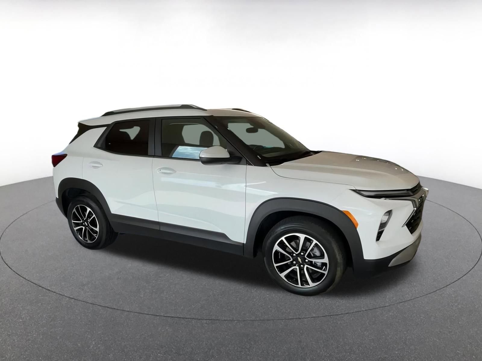 Thumbnail: 2025 Chevrolet TrailBlazer - 2