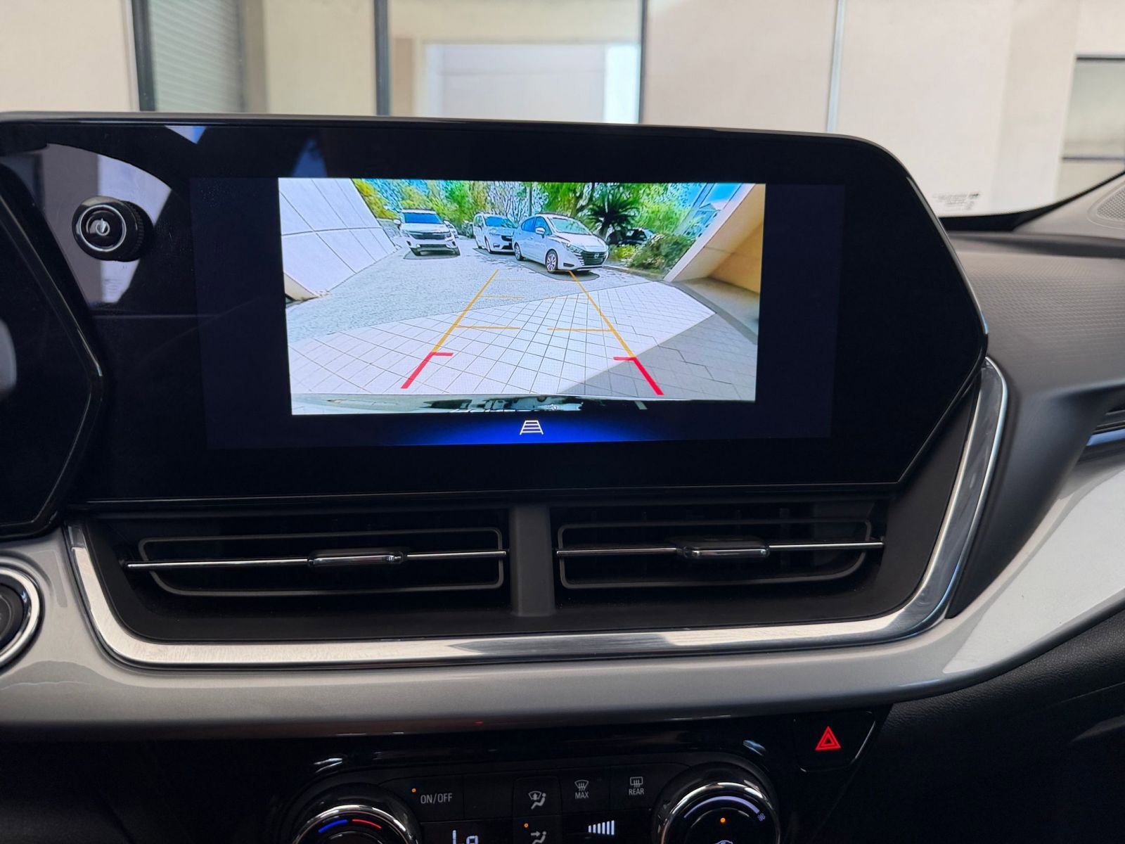 Thumbnail: 2025 Chevrolet Trax - 17