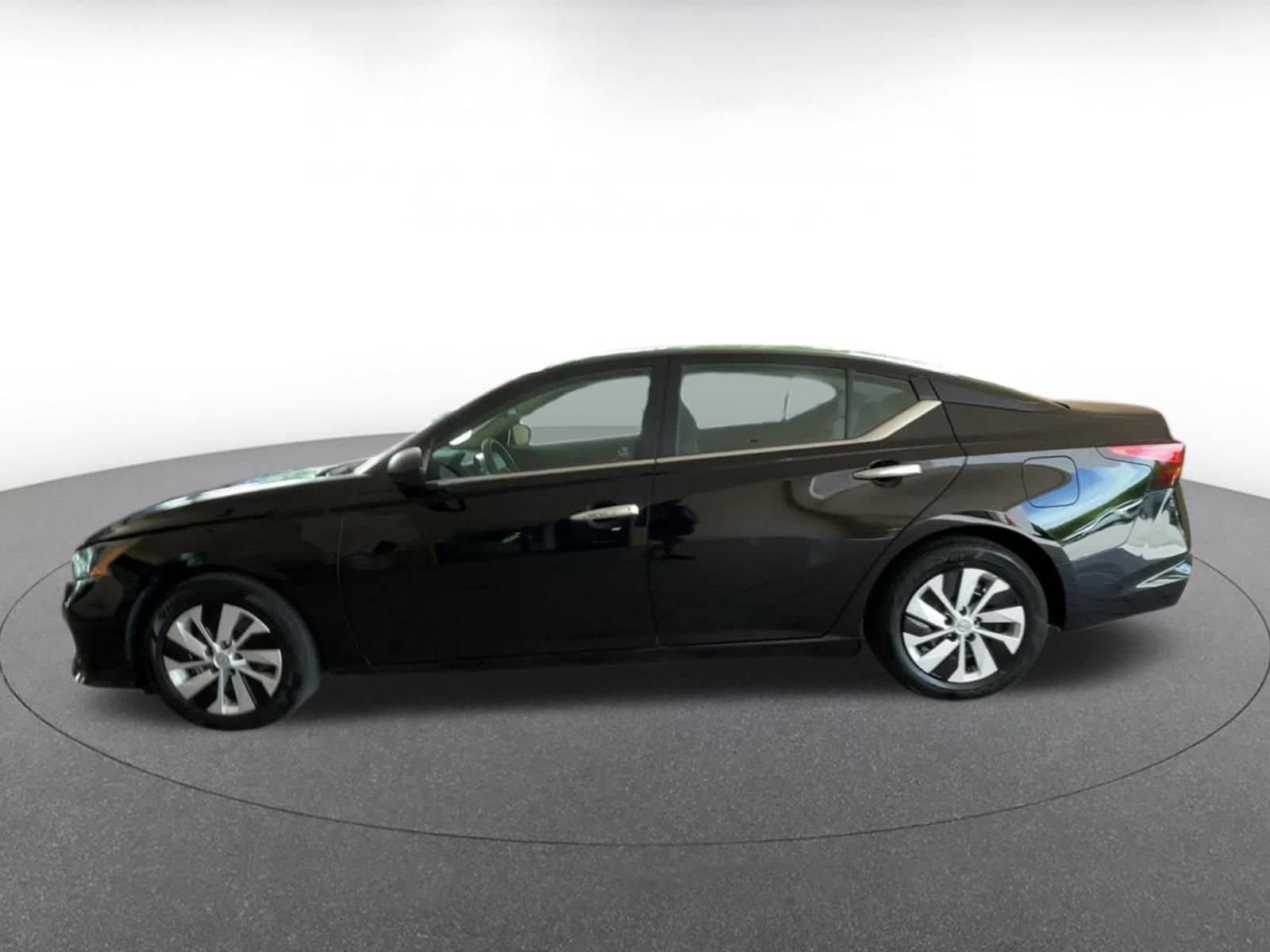 Thumbnail: 2024 Nissan Altima - 8