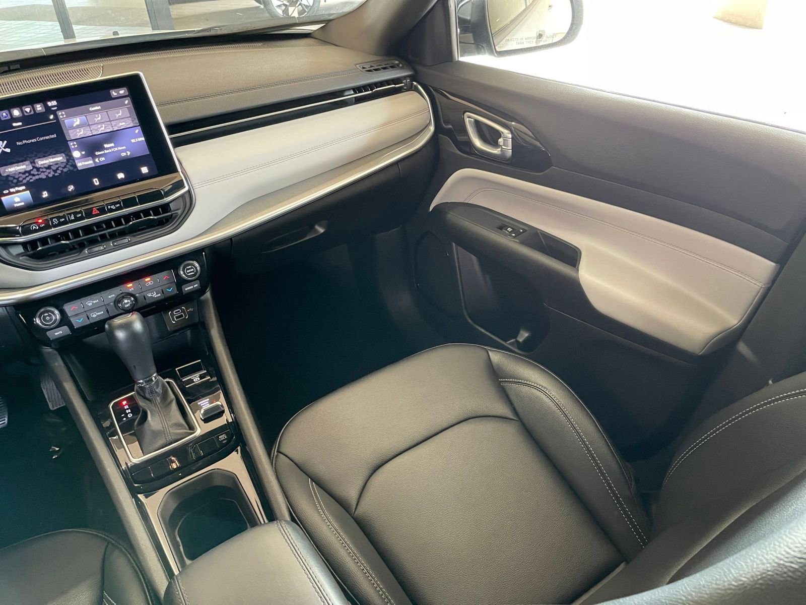 Thumbnail: 2025 Jeep Compass - 34