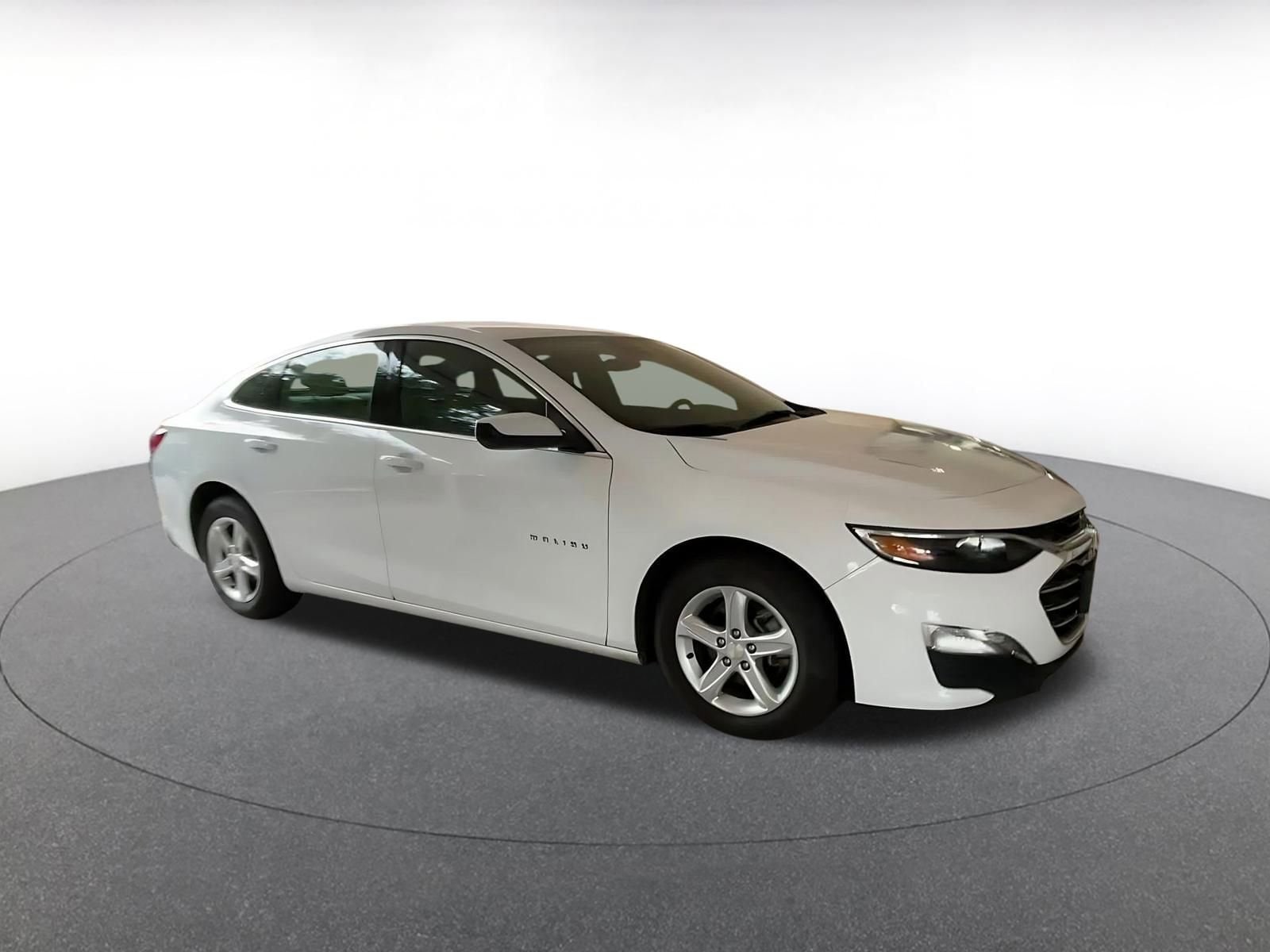 Thumbnail: 2023 Chevrolet Malibu - 2