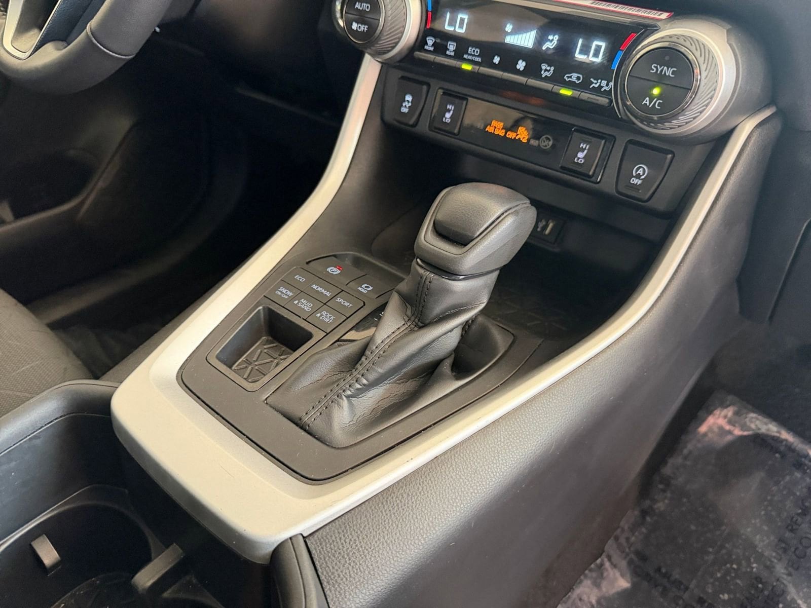 Thumbnail: 2024 Toyota RAV4 - 35