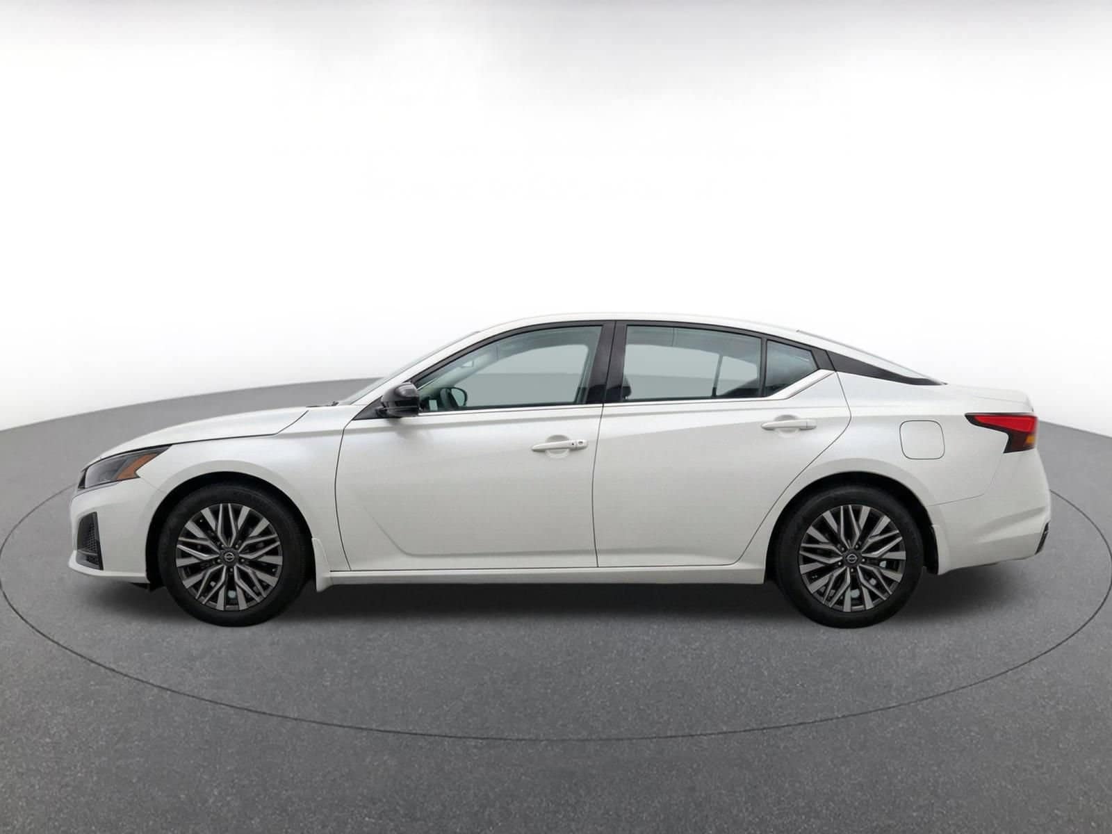 Thumbnail: 2025 Nissan Altima - 28
