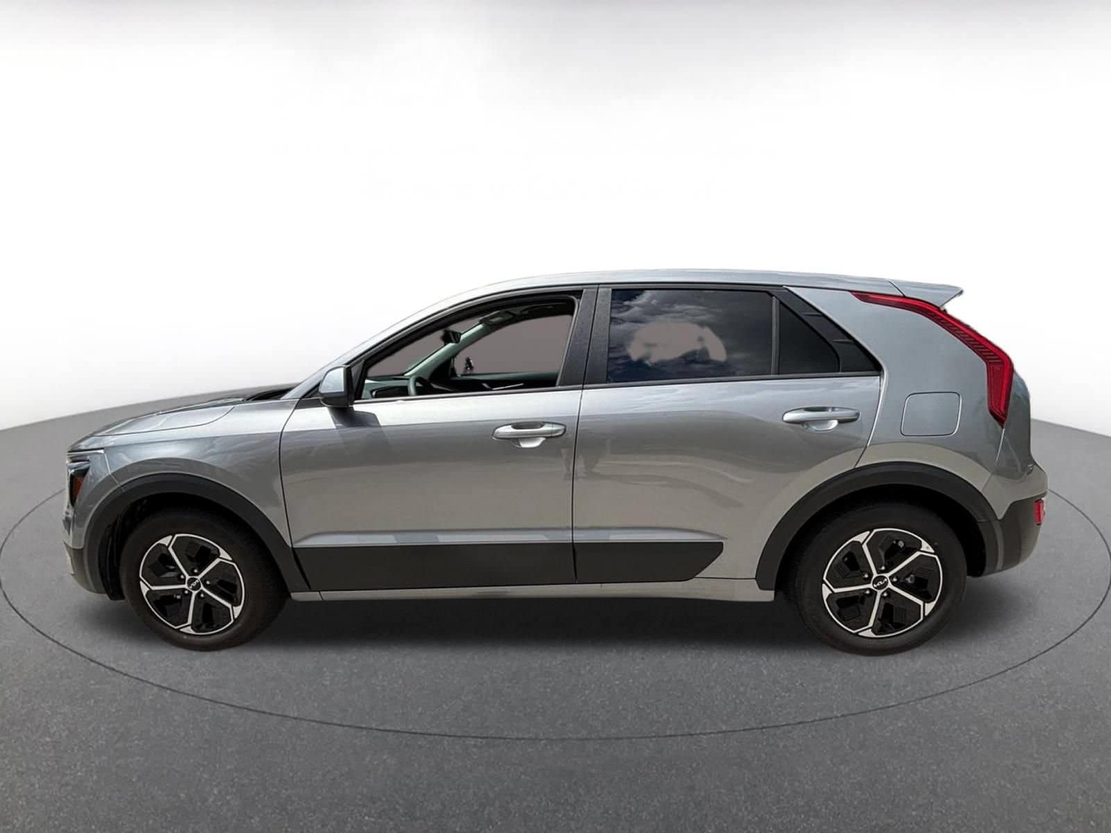 Thumbnail: 2026 Kia Niro - 4