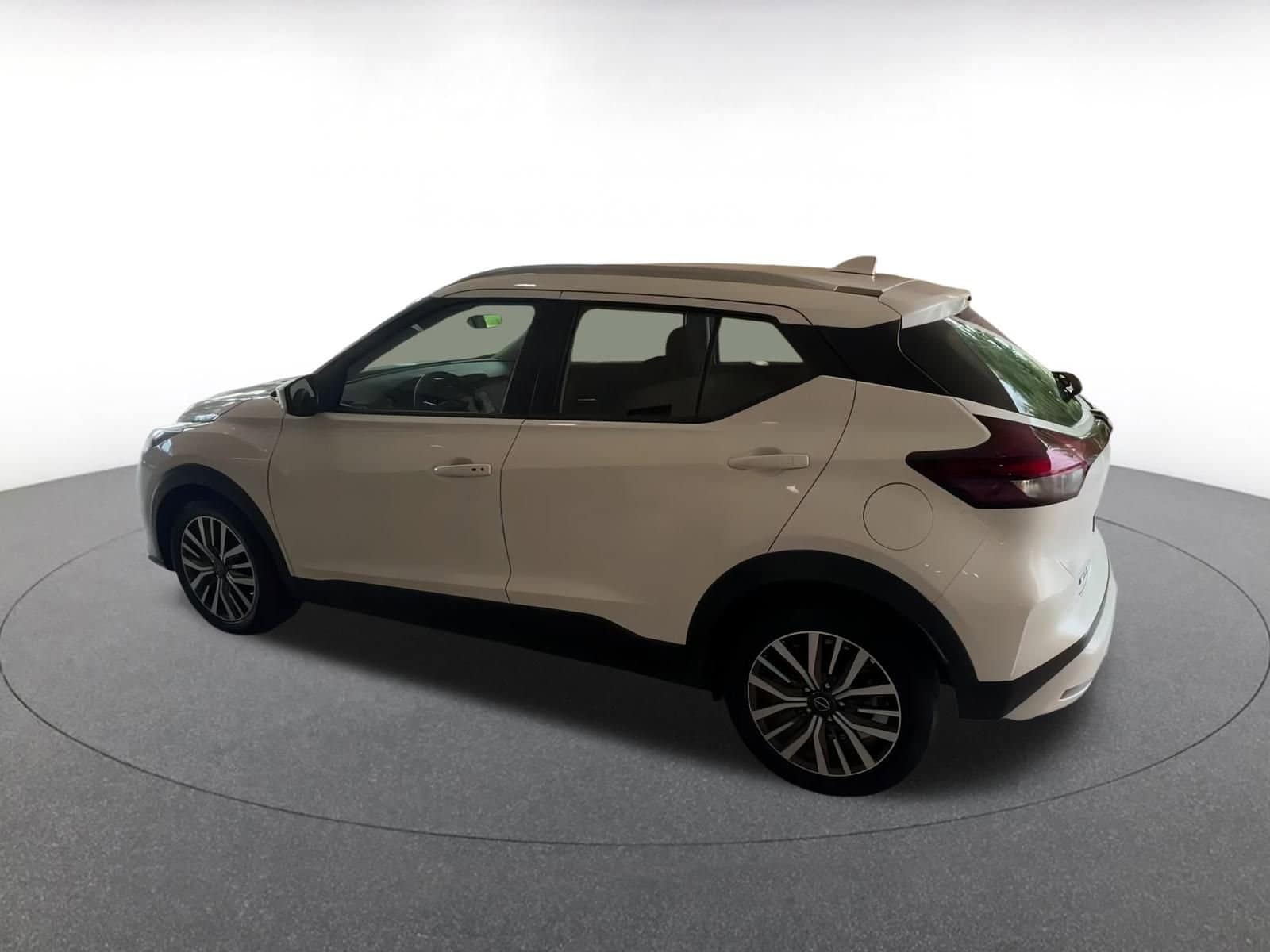 Thumbnail: 2024 Nissan Kicks - 9