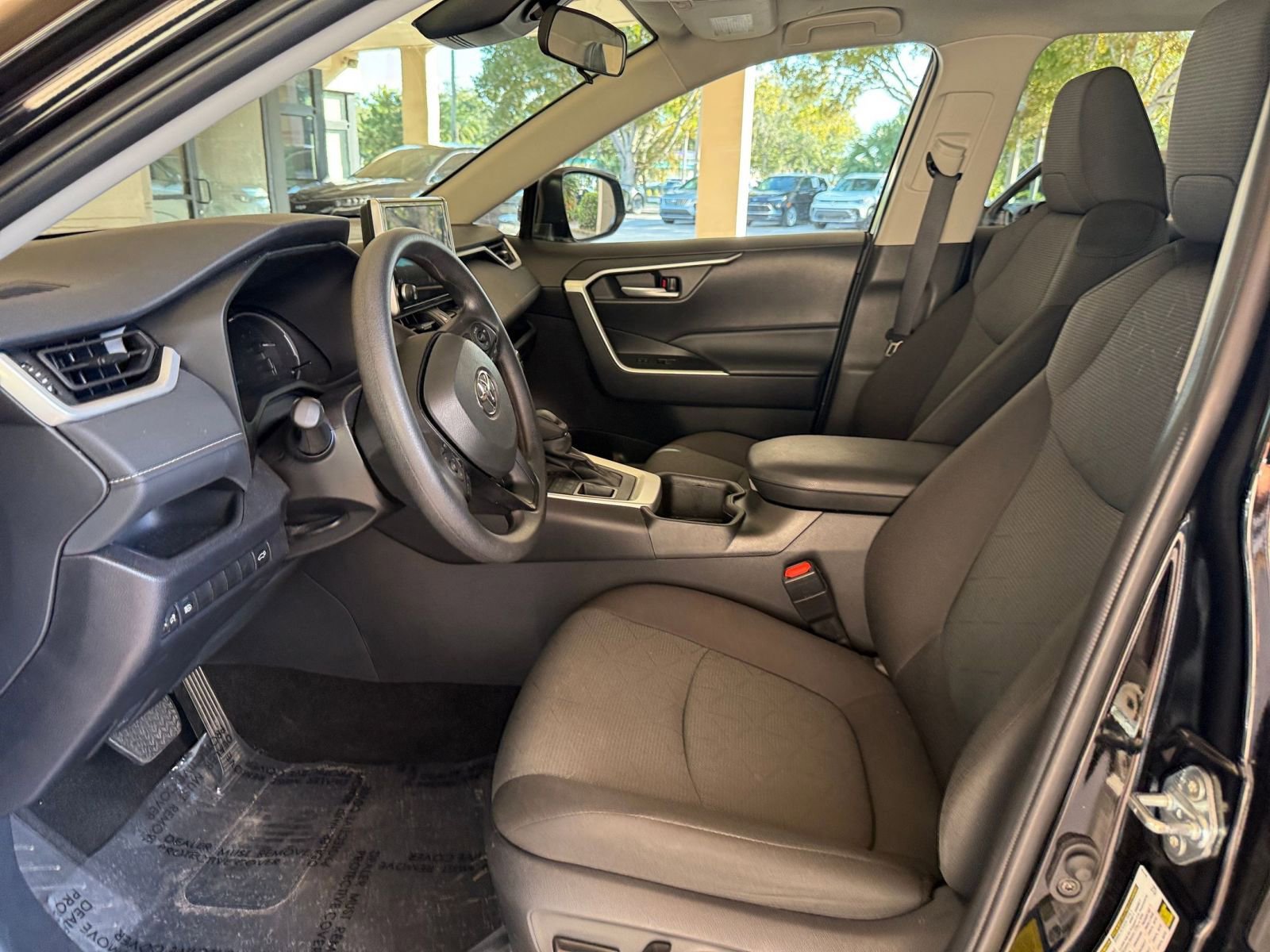 Thumbnail: 2025 Toyota RAV4 - 21