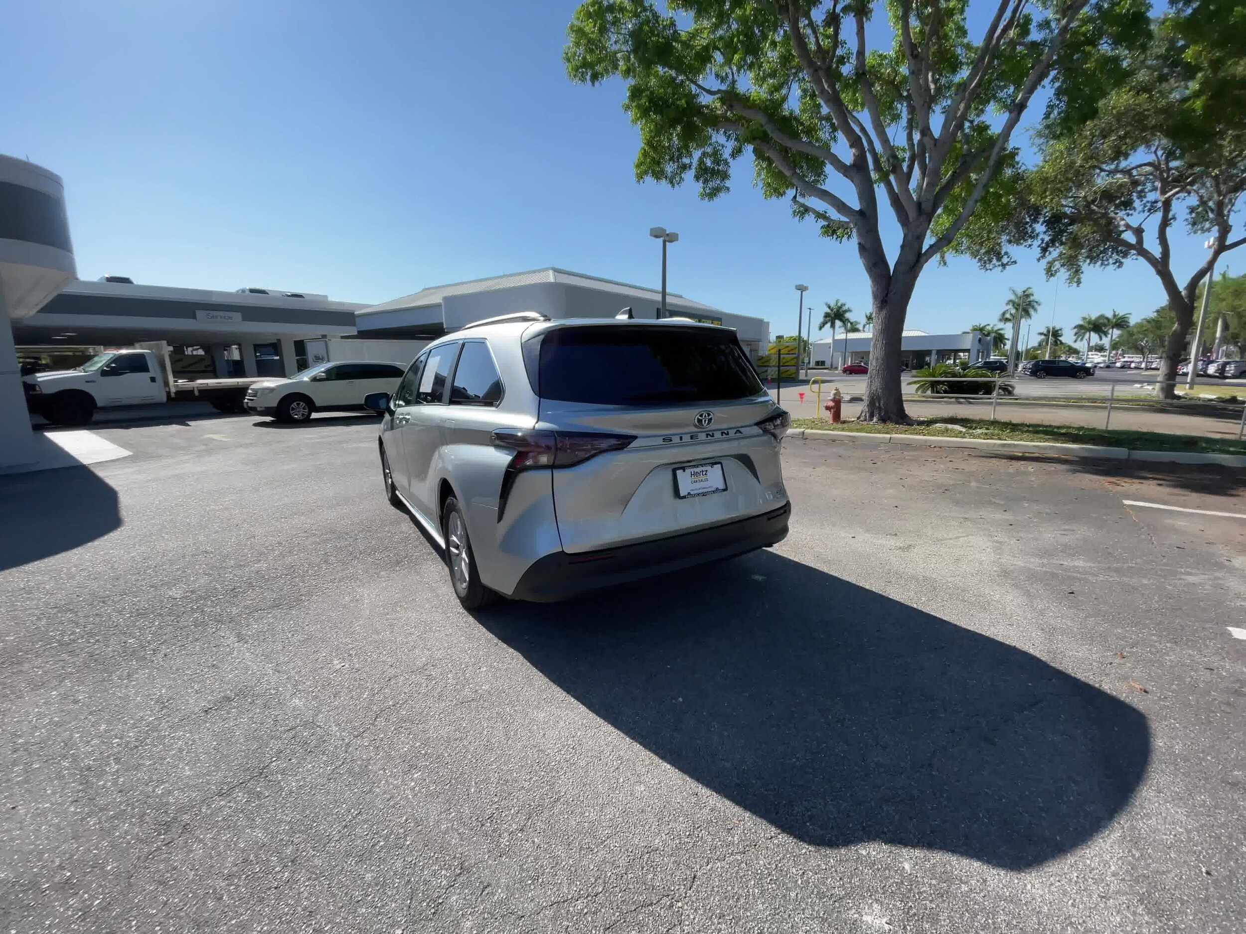 2023 Toyota Sienna XLE 9