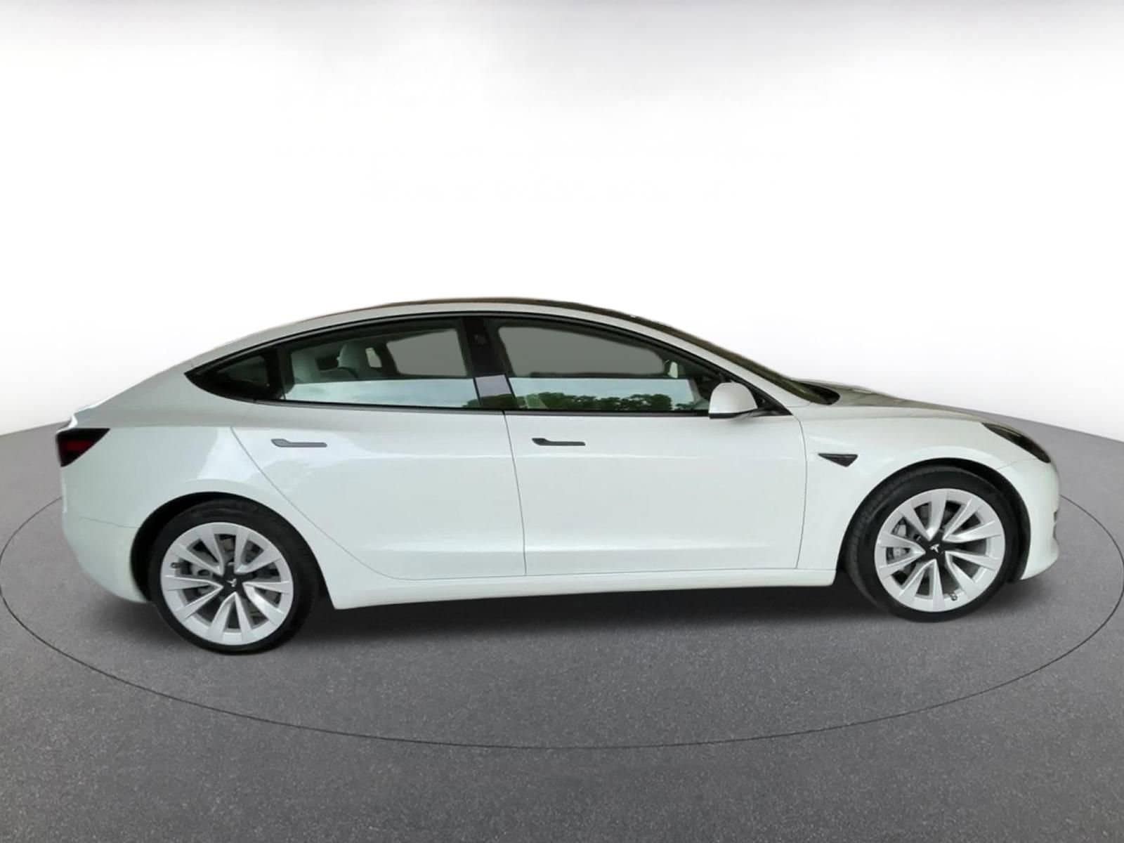 2022 Tesla Model 3 Long Range 13