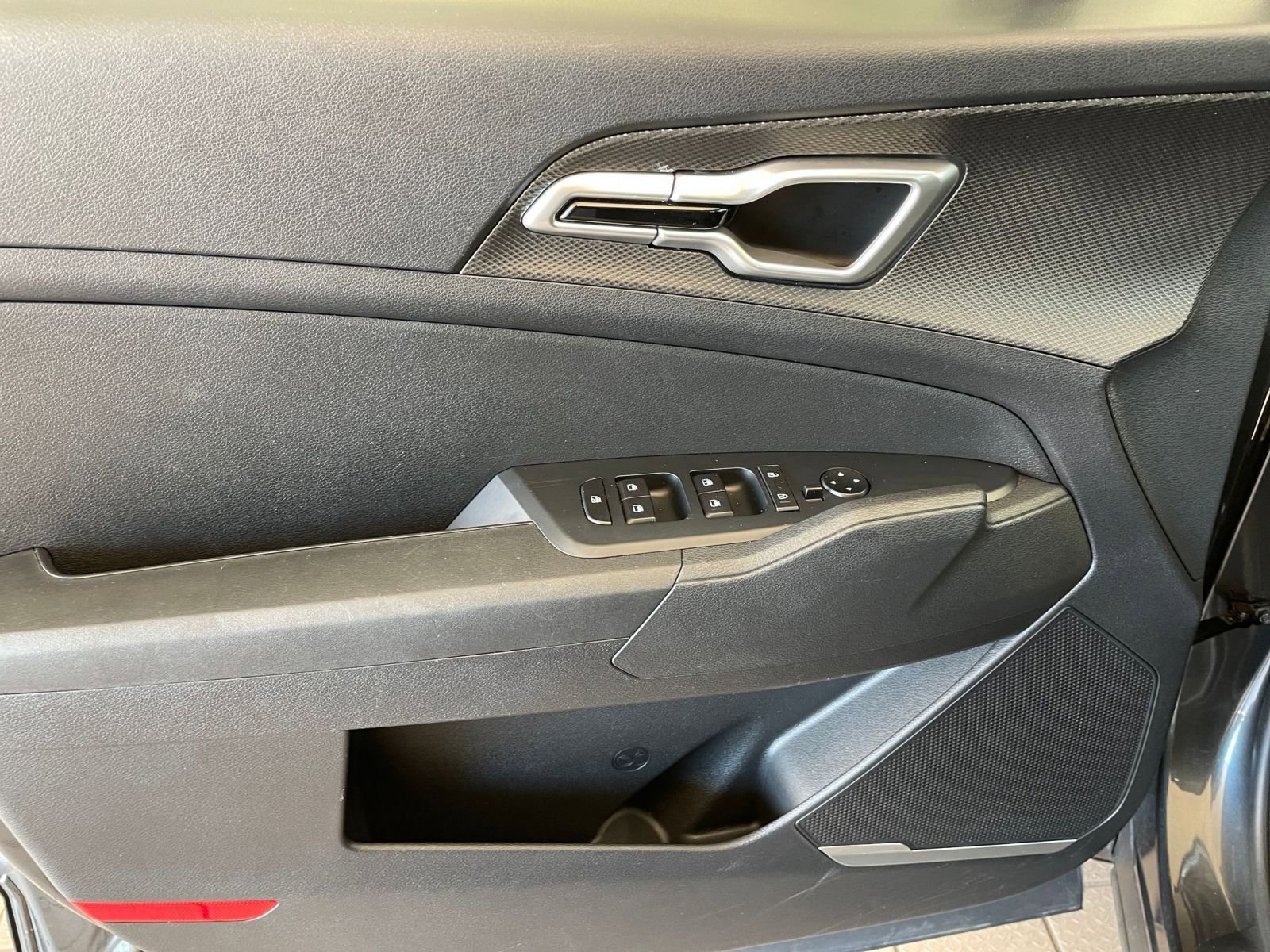 Thumbnail: 2025 Kia Sportage - 18