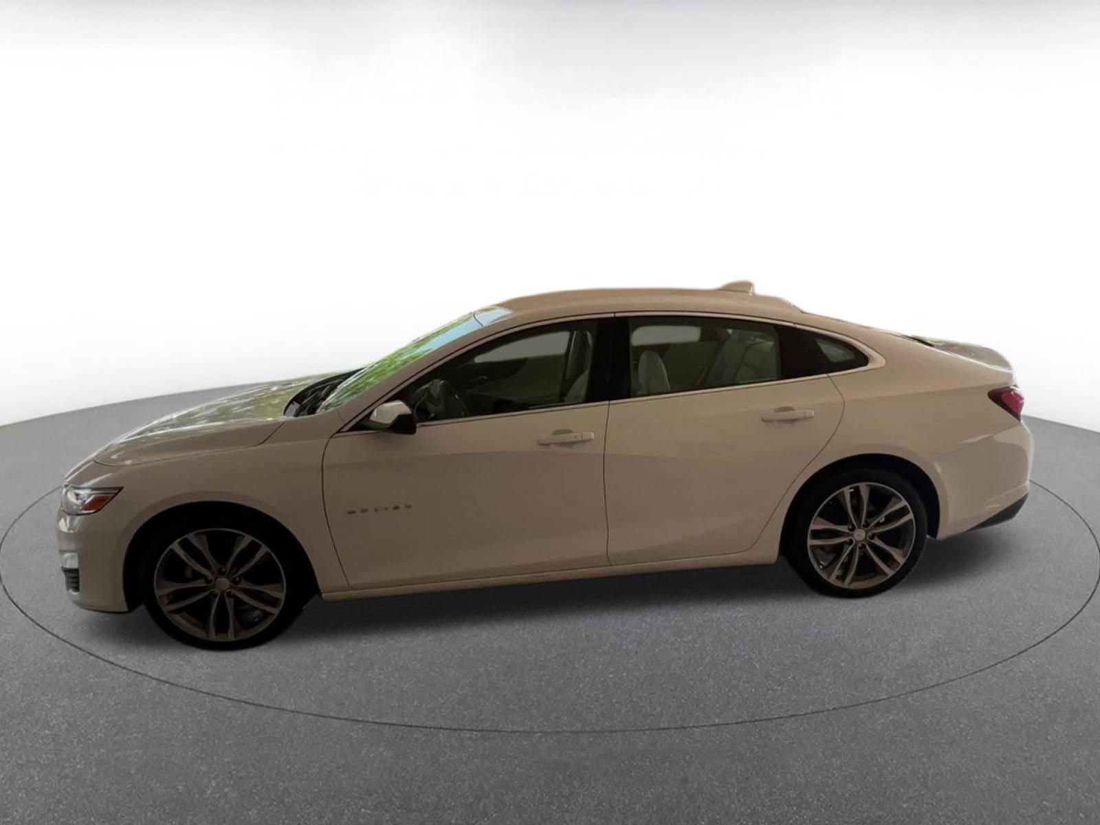 Thumbnail: 2024 Chevrolet Malibu - 9
