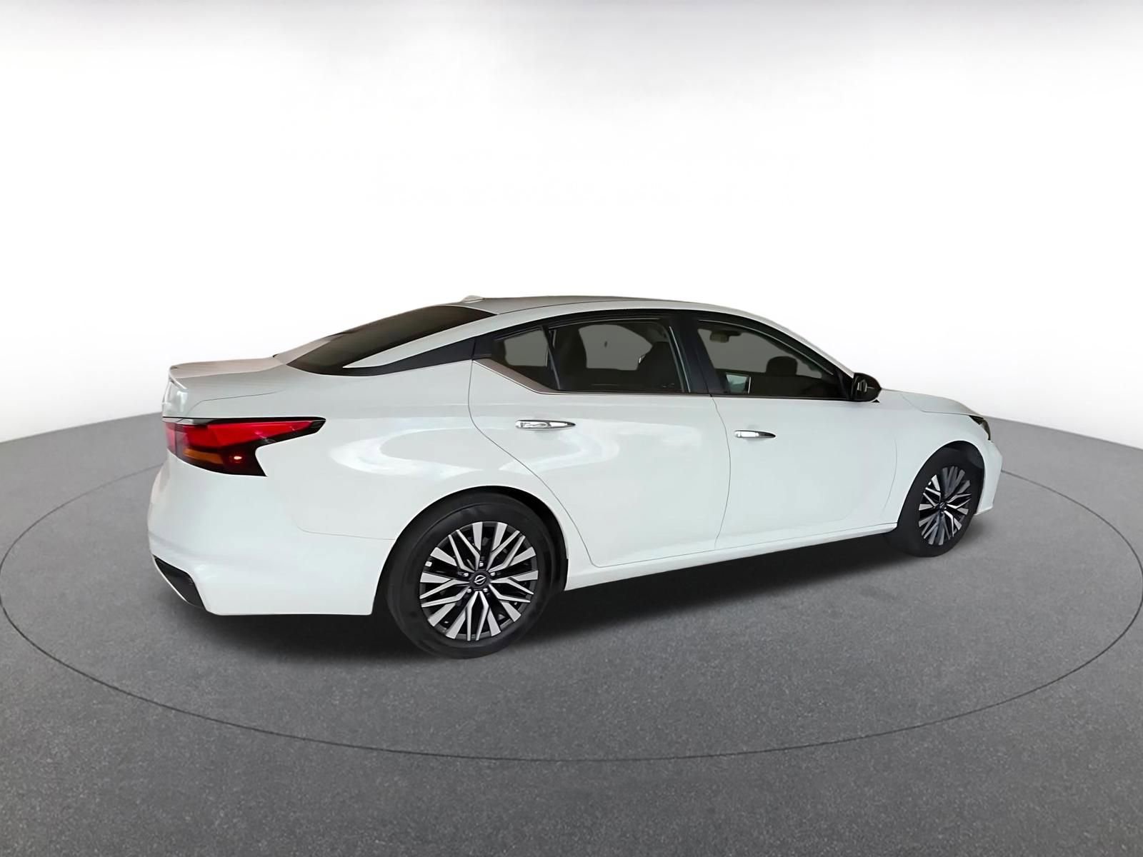 Thumbnail: 2025 Nissan Altima - 15