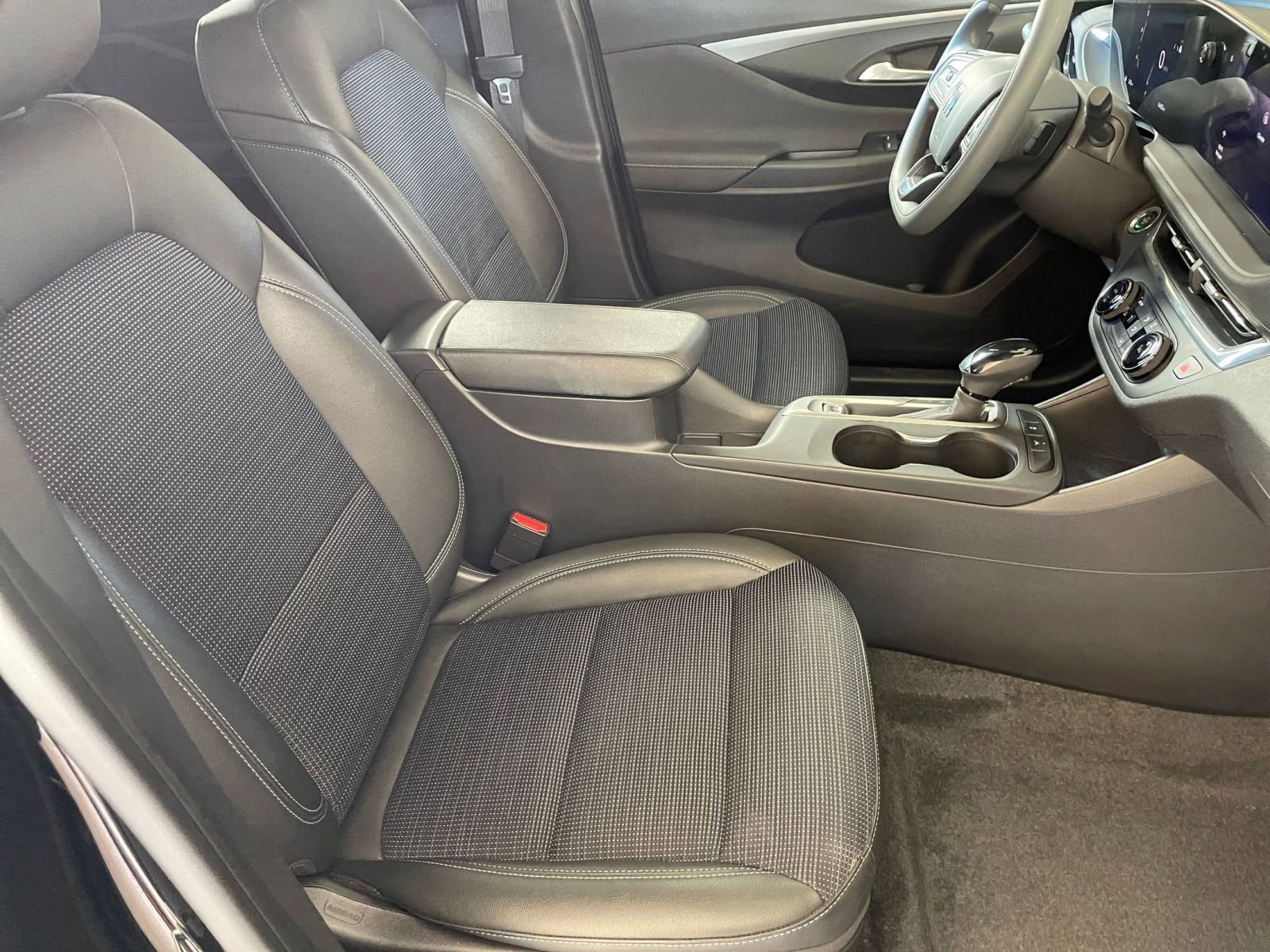 Thumbnail: 2025 Buick Envista - 34