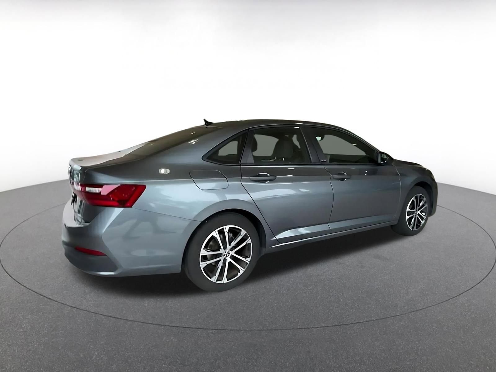 Thumbnail: 2025 Volkswagen Jetta - 15