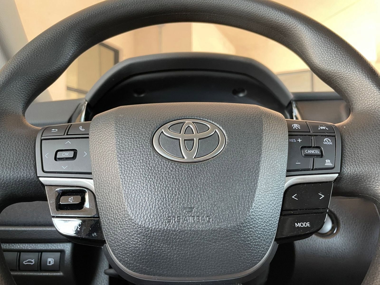 Thumbnail: 2025 Toyota Camry - 25