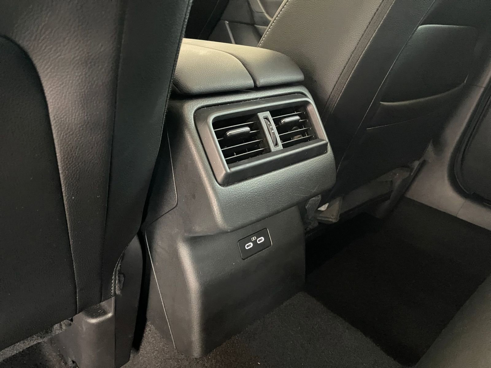 Thumbnail: 2025 Mazda CX-50 - 24