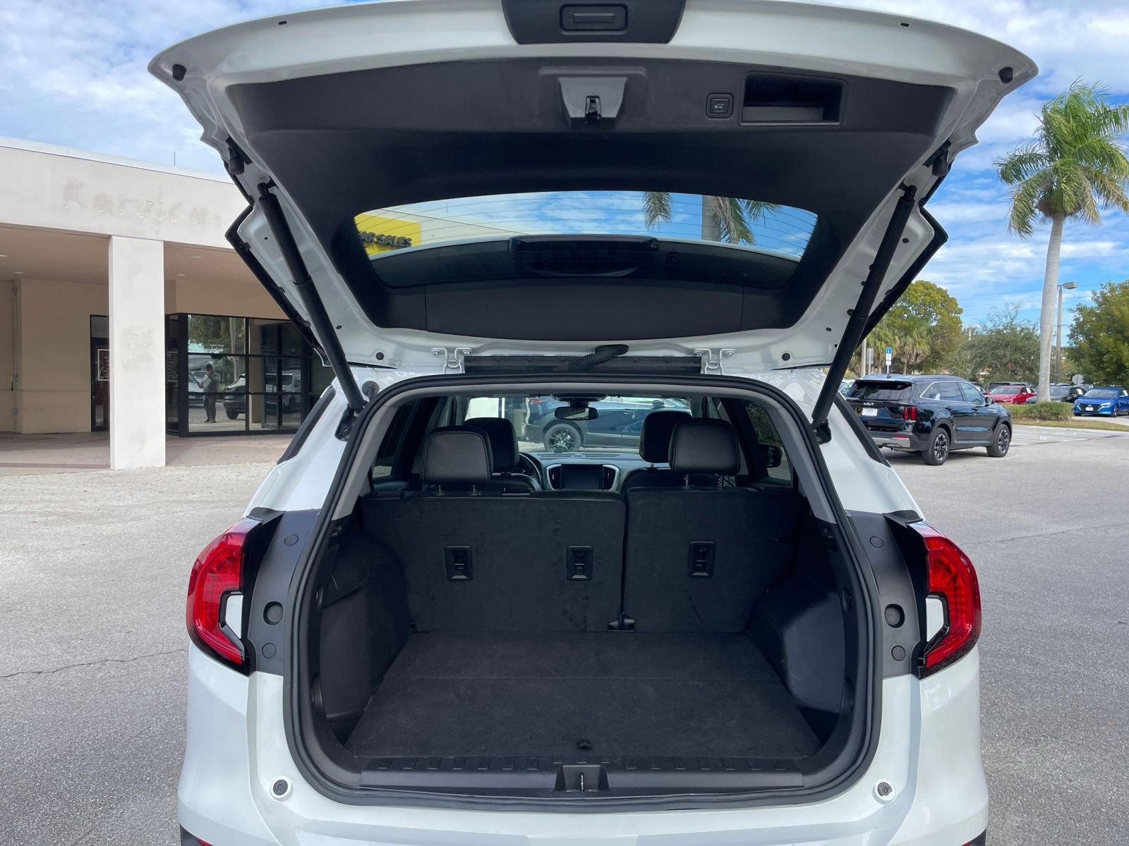 Thumbnail: 2024 GMC Terrain - 31