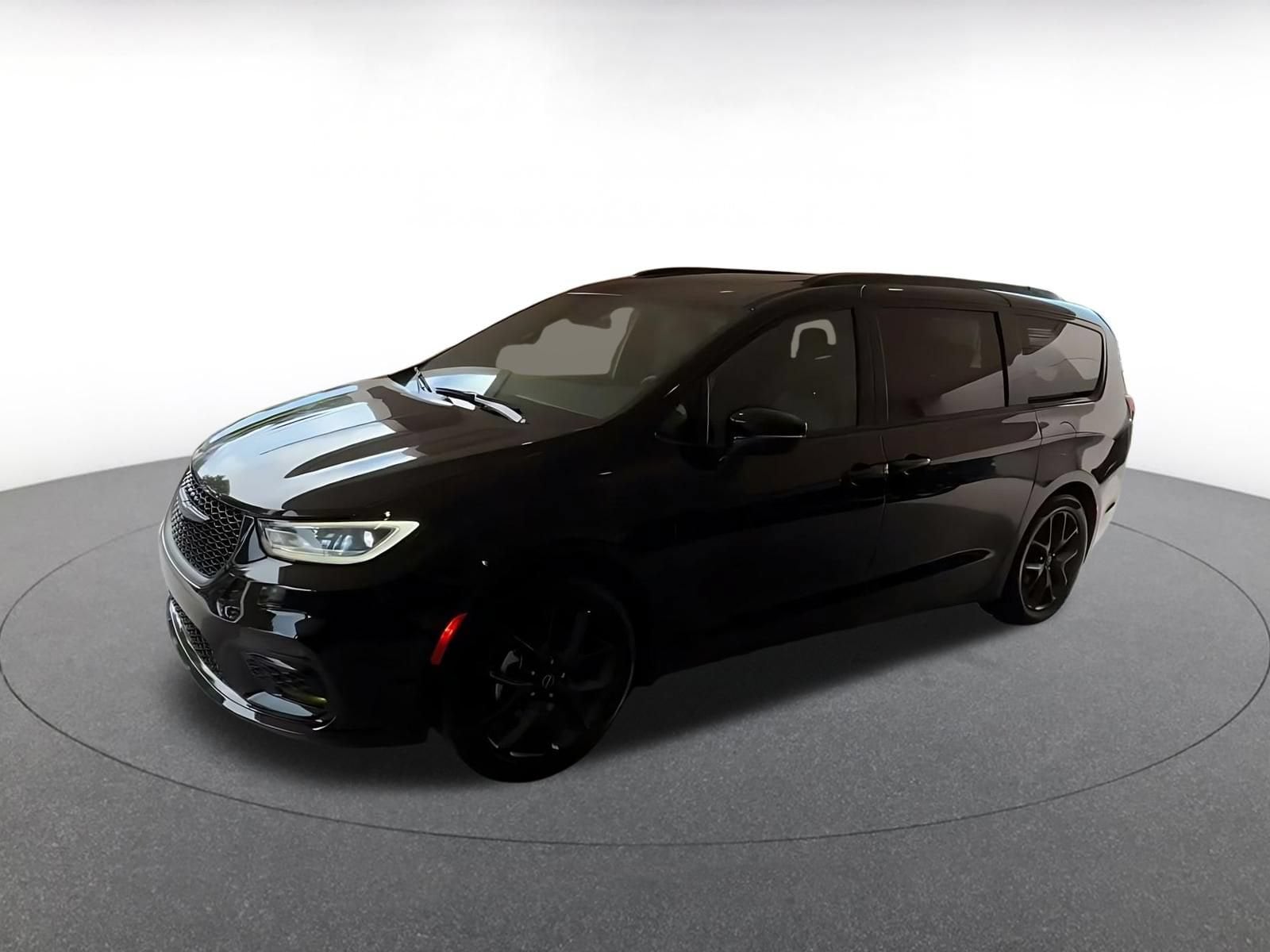 Thumbnail: 2025 Chrysler Pacifica - 7