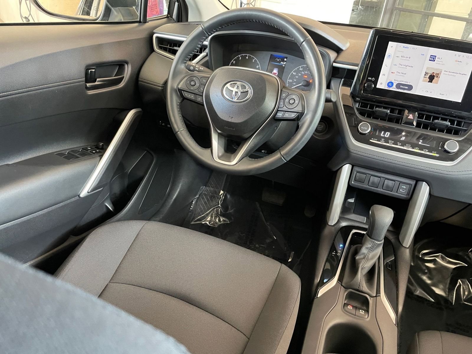 Thumbnail: 2025 Toyota Corolla Cross - 32