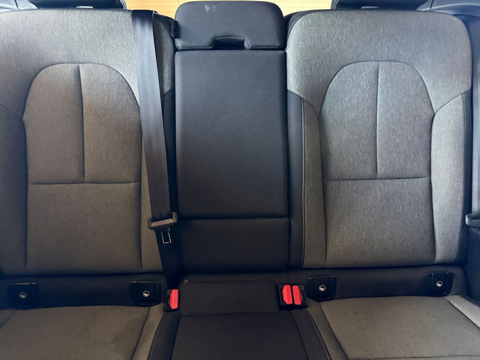 Thumbnail: 2024 Volvo XC40 - 32