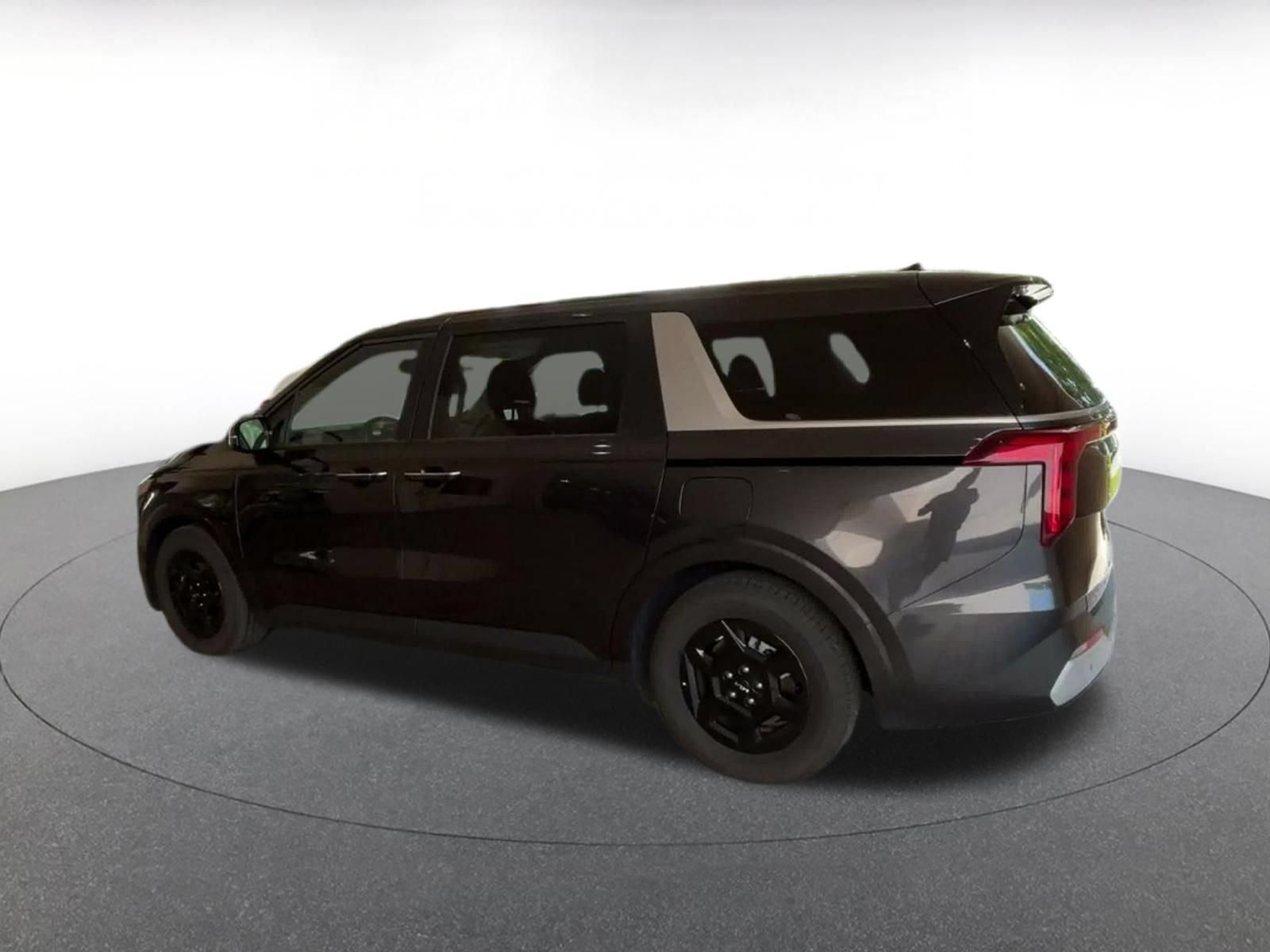 Thumbnail: 2026 Kia Carnival - 9