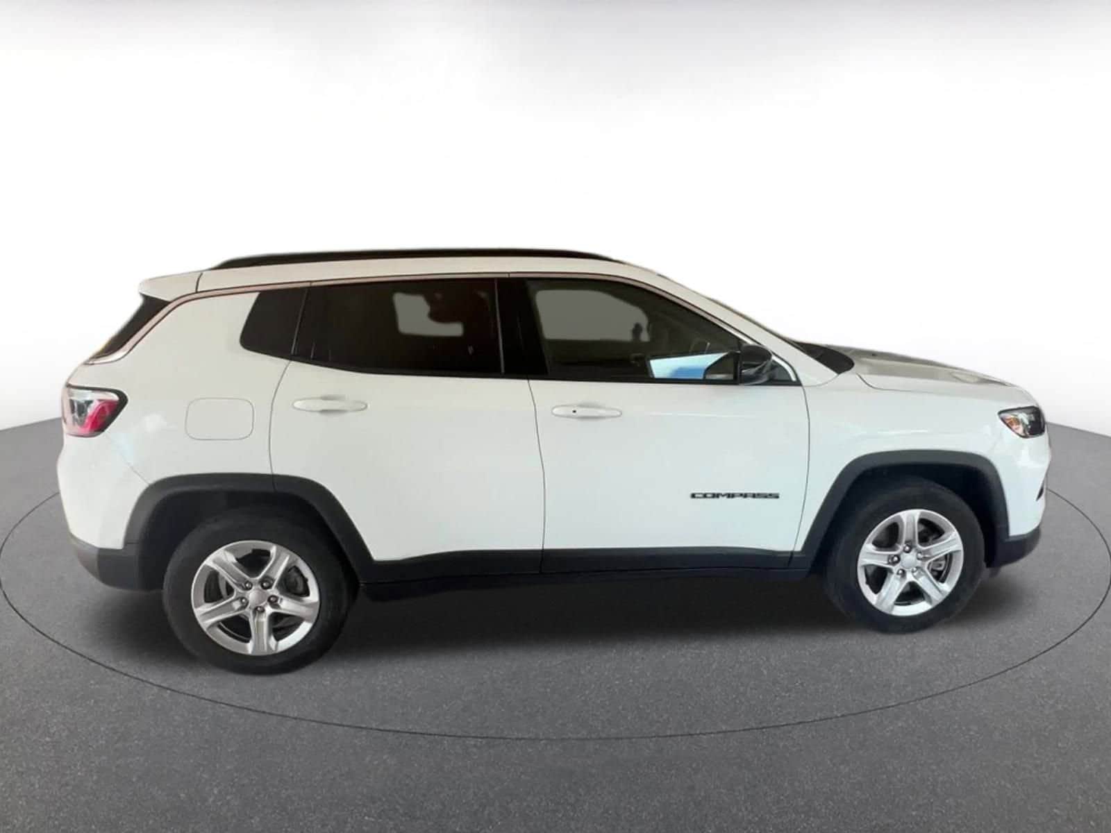 Thumbnail: 2023 Jeep Compass - 16