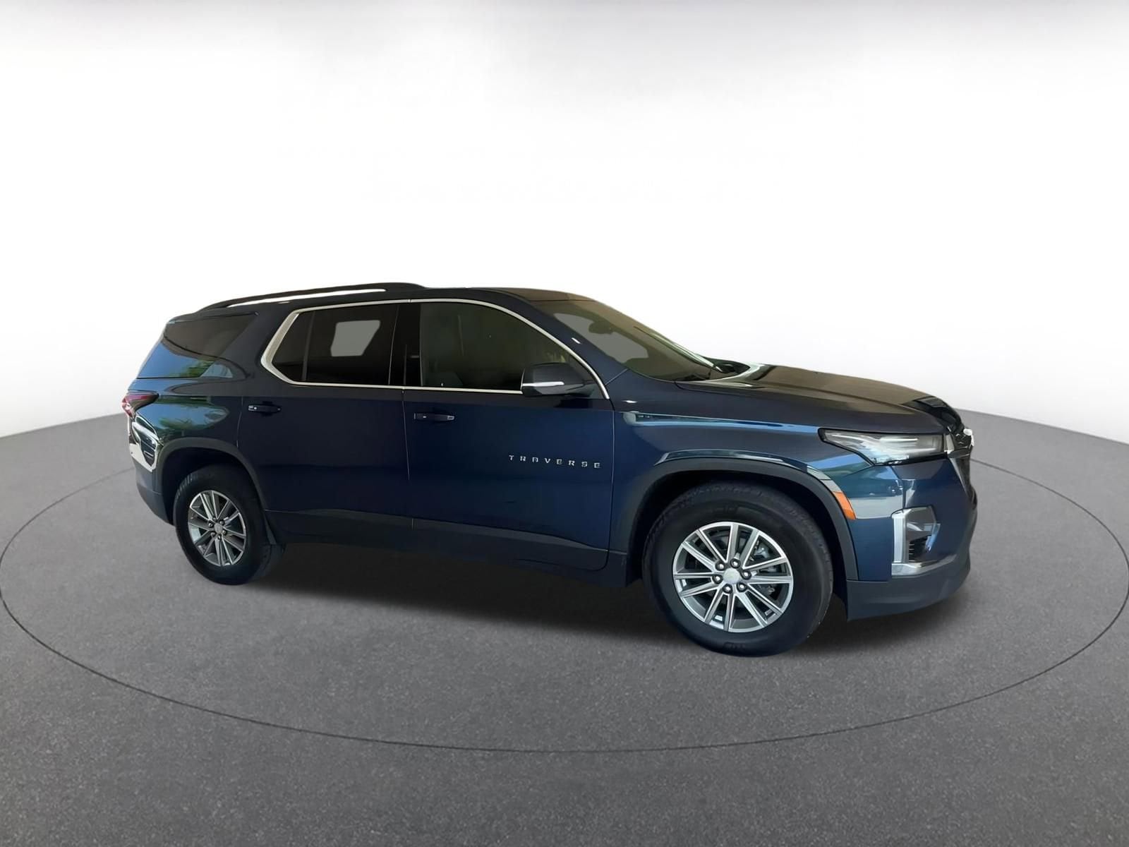 Thumbnail: 2023 Chevrolet Traverse - 2