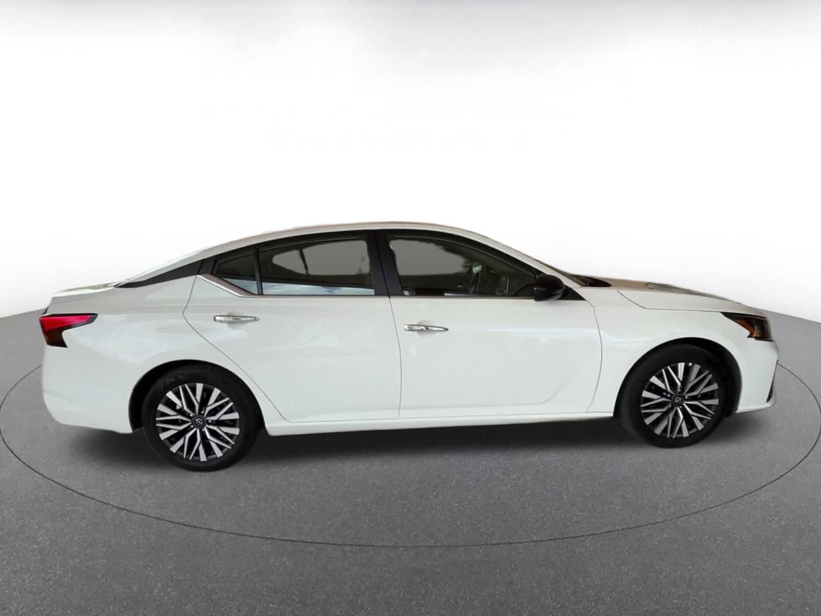 Thumbnail: 2025 Nissan Altima - 16