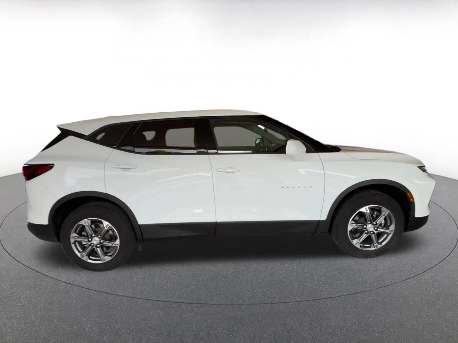 Thumbnail: 2026 Chevrolet Blazer - 16