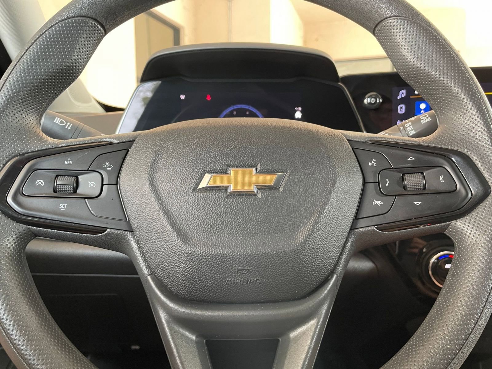 Thumbnail: 2025 Chevrolet Trax - 25