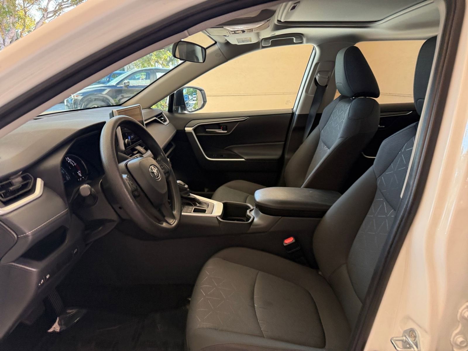 Thumbnail: 2025 Toyota RAV4 - 21