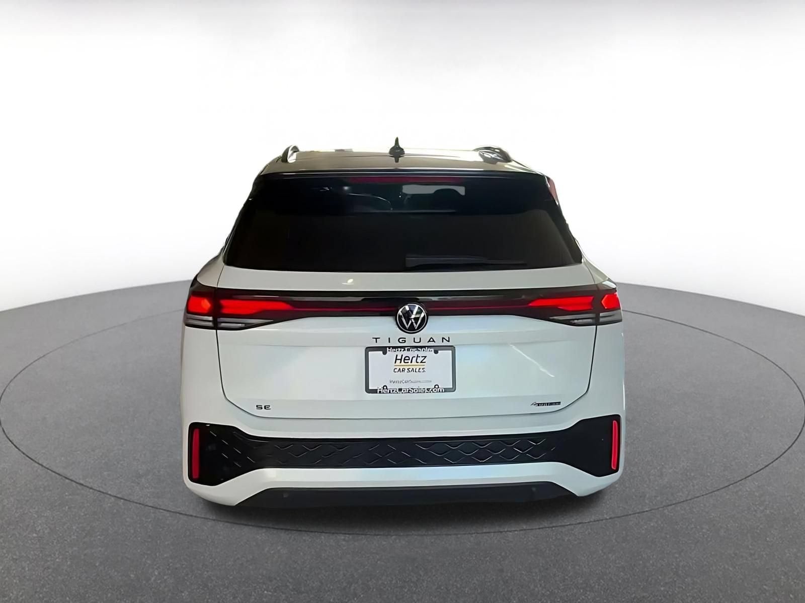 Thumbnail: 2025 Volkswagen Tiguan - 10