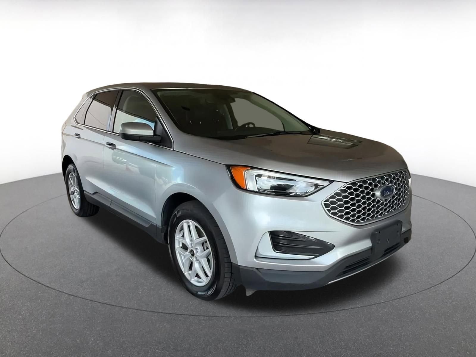 2023 Ford Edge SEL 3