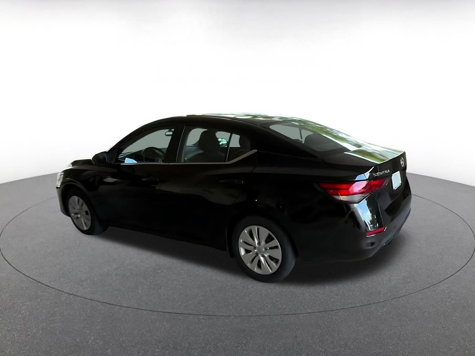 Thumbnail: 2025 Nissan Sentra - 10