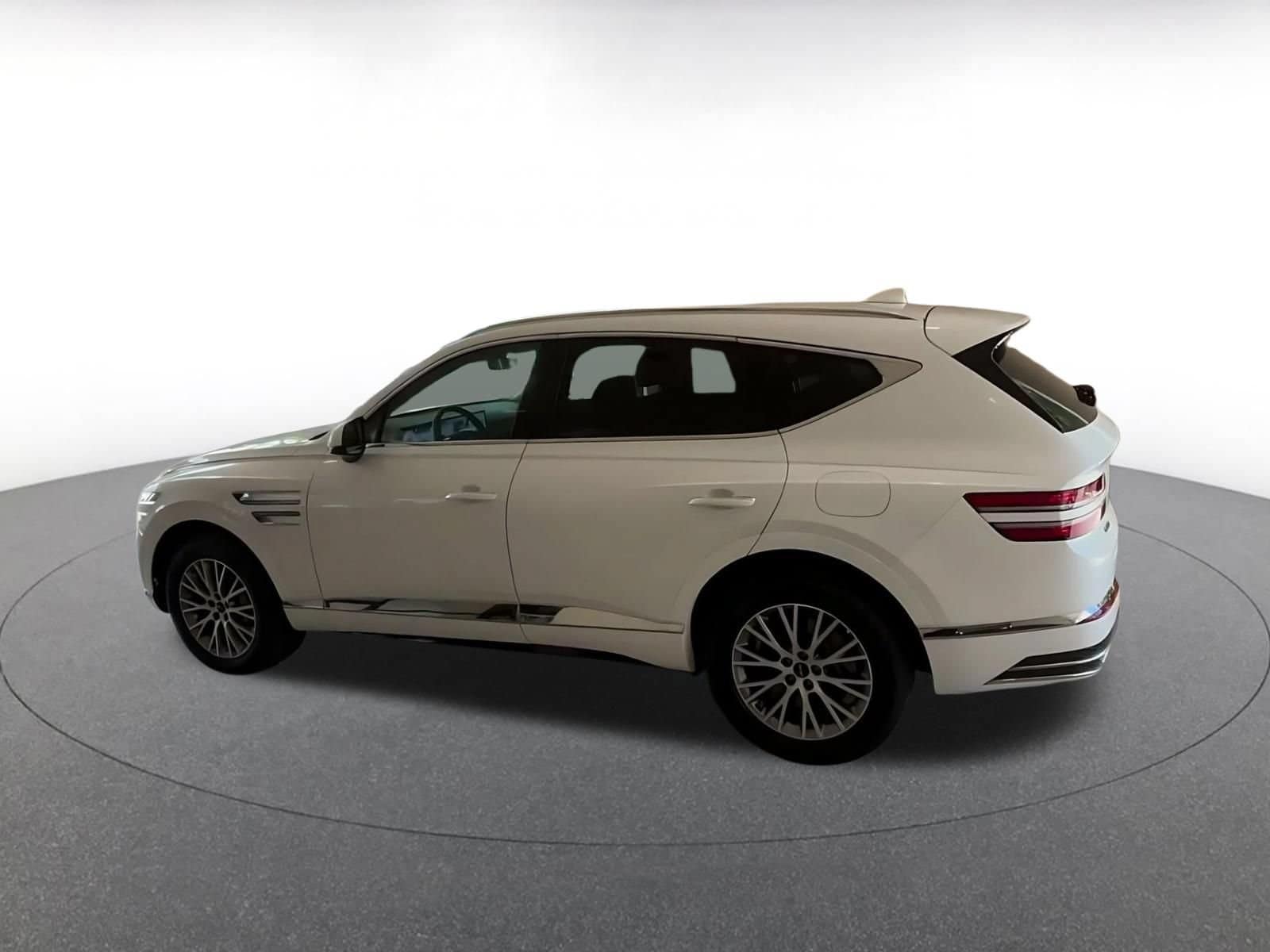 Thumbnail: 2026 Genesis GV80 - 9